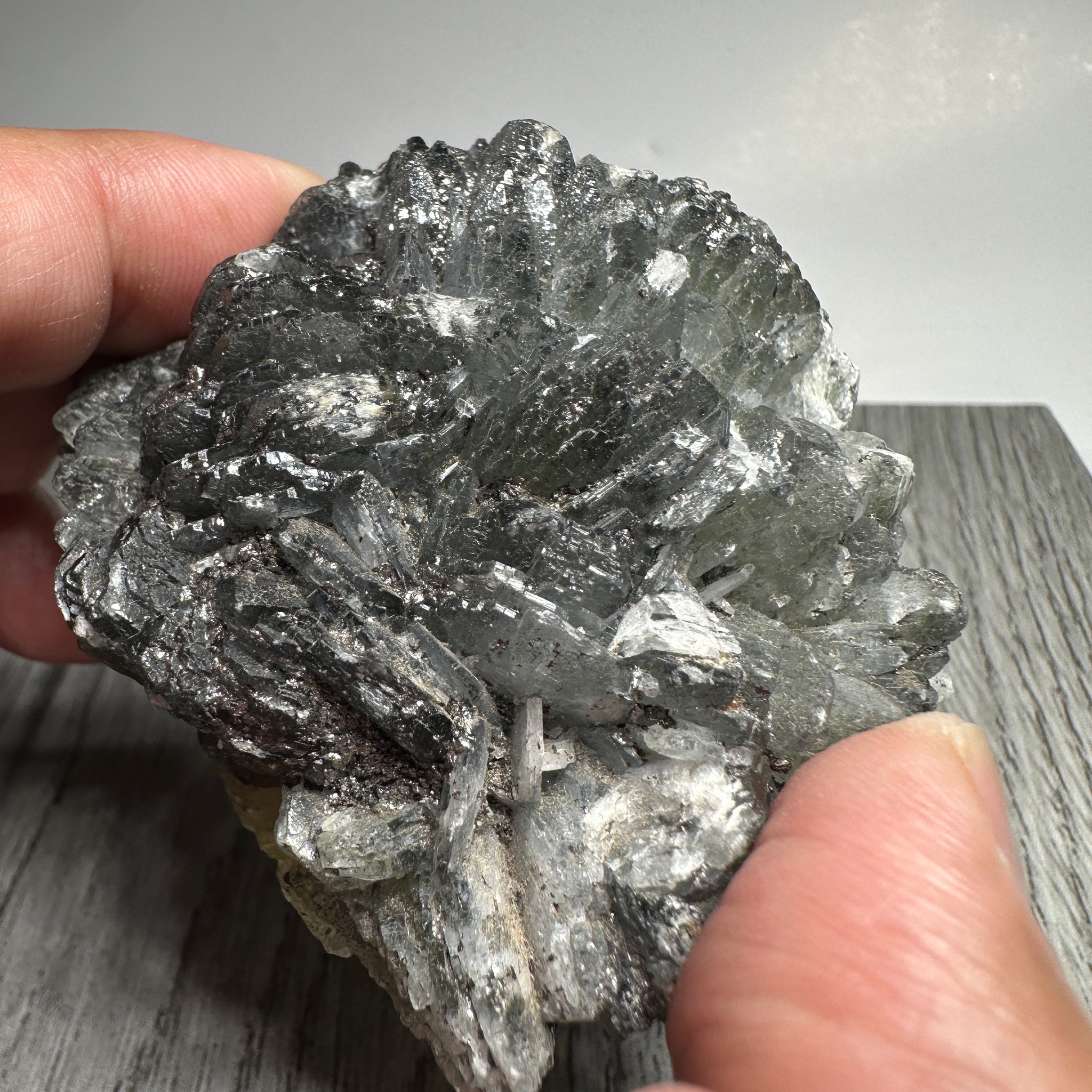 Prehinite Crystal, 1106.50ct / 221.30gm, Merelani, Tanzania, Untreated Unheated. 64.20 x 63.50 x 61.80mm