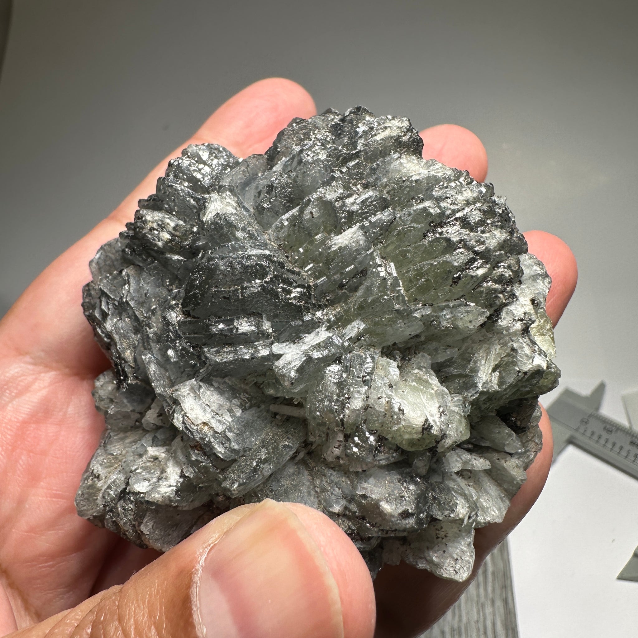 Prehinite Crystal, 1106.50ct / 221.30gm, Merelani, Tanzania, Untreated Unheated. 64.20 x 63.50 x 61.80mm