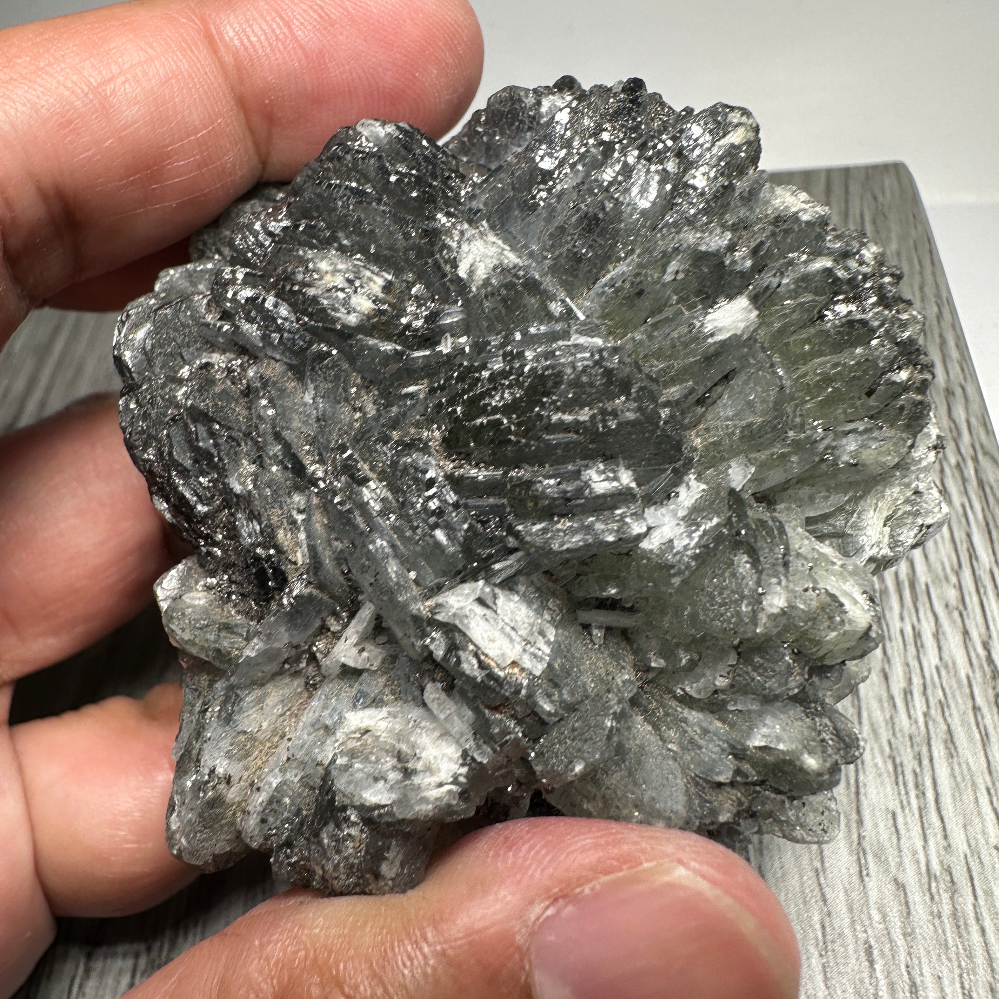 Prehinite Crystal, 1106.50ct / 221.30gm, Merelani, Tanzania, Untreated Unheated. 64.20 x 63.50 x 61.80mm