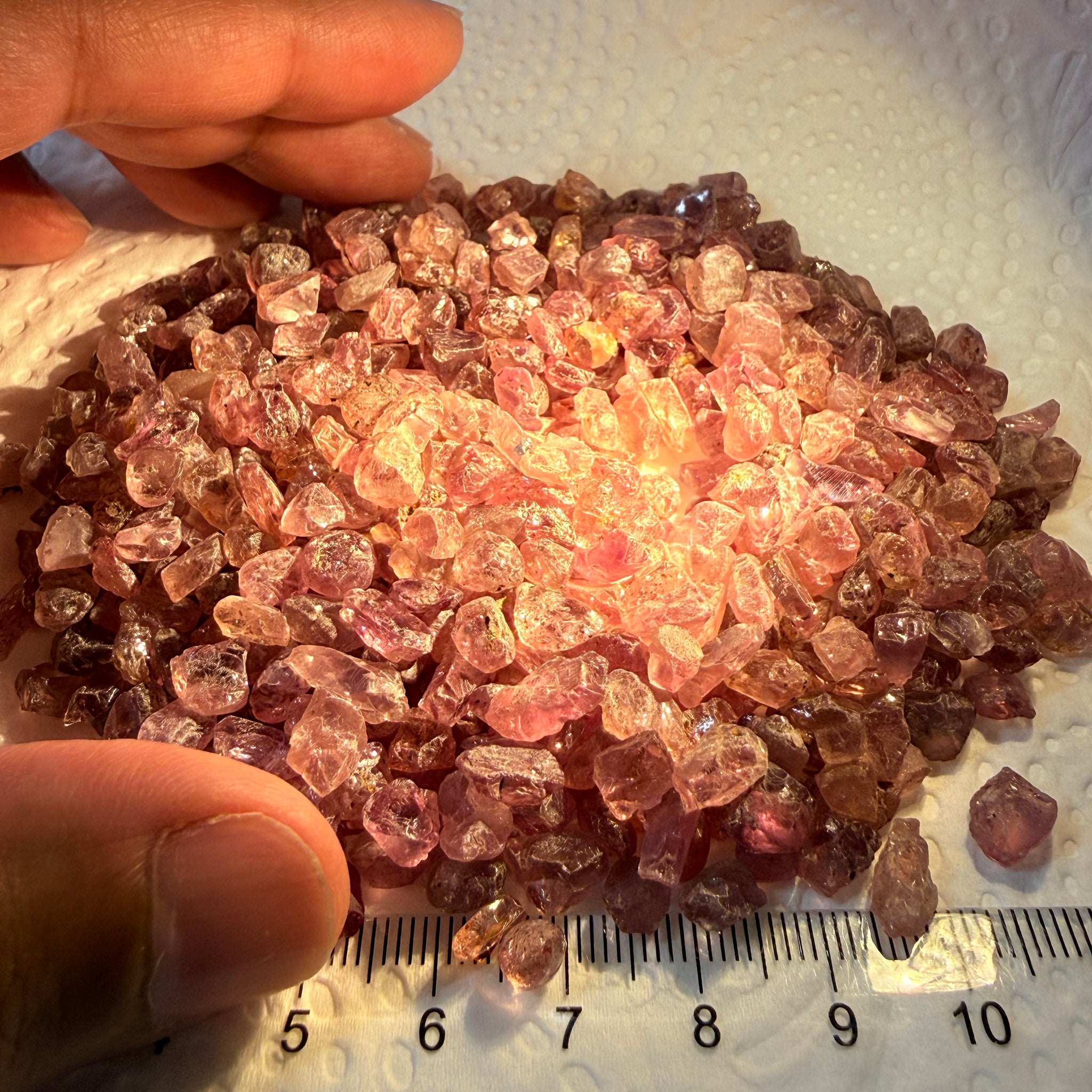 Dragon Garnet Lot, 154.00gm / 770.00ct Lot, Tanzania, Untreated Unheated, mixed clarity lot, 1.46ct average, see the videos for uv effect