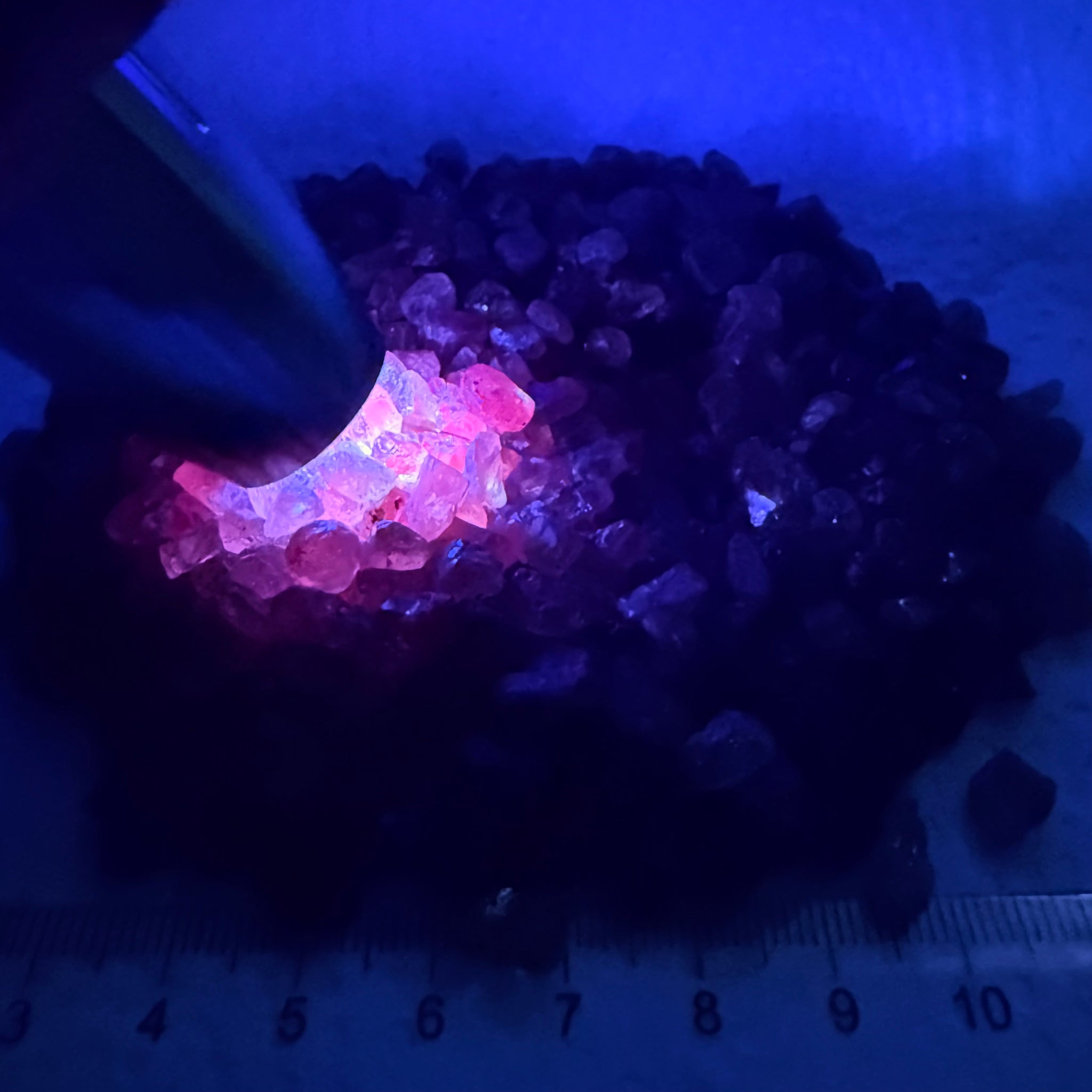 Dragon Garnet Lot, 154.00gm / 770.00ct Lot, Tanzania, Untreated Unheated, mixed clarity lot, 1.46ct average, see the videos for uv effect
