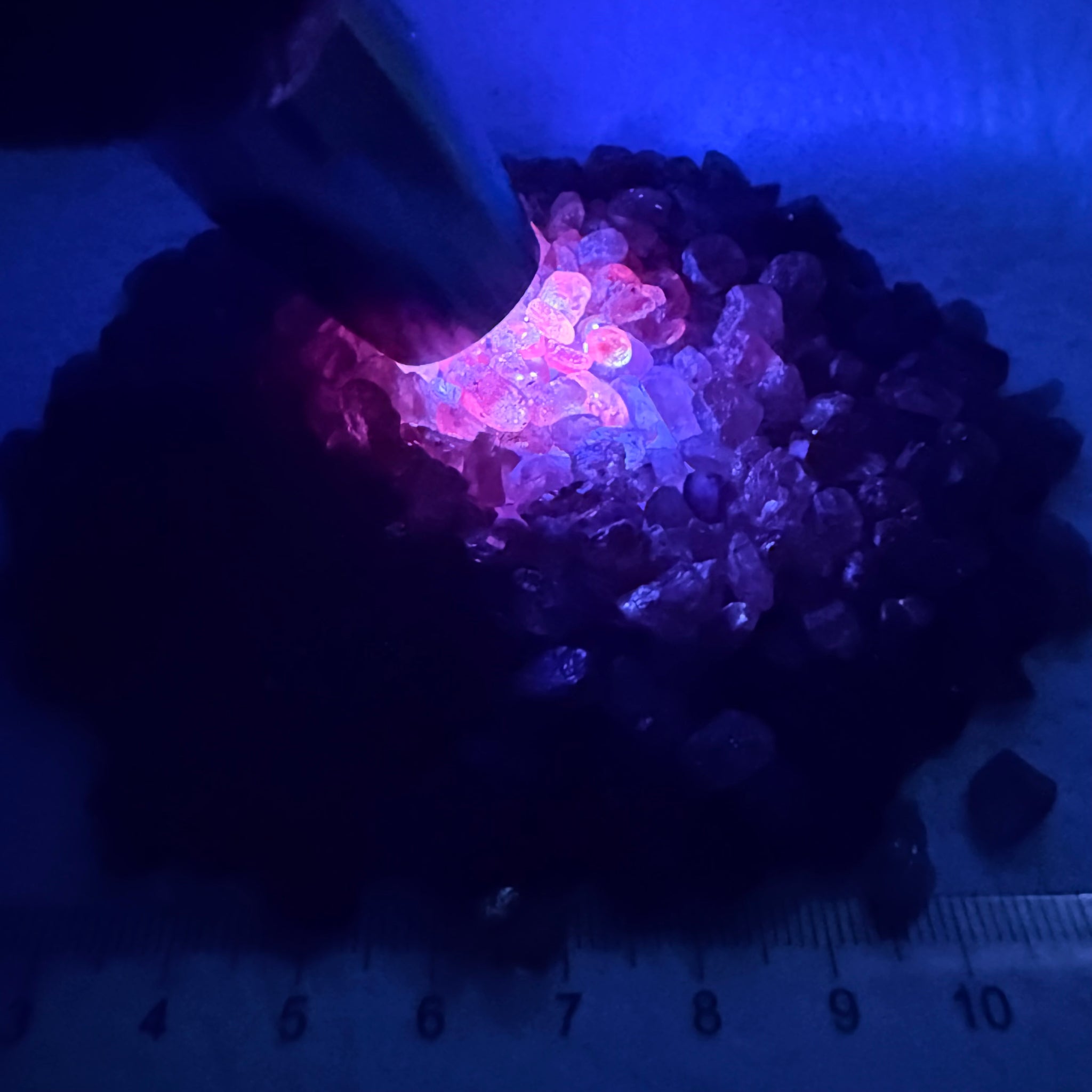 Dragon Garnet Lot, 154.00gm / 770.00ct Lot, Tanzania, Untreated Unheated, mixed clarity lot, 1.46ct average, see the videos for uv effect