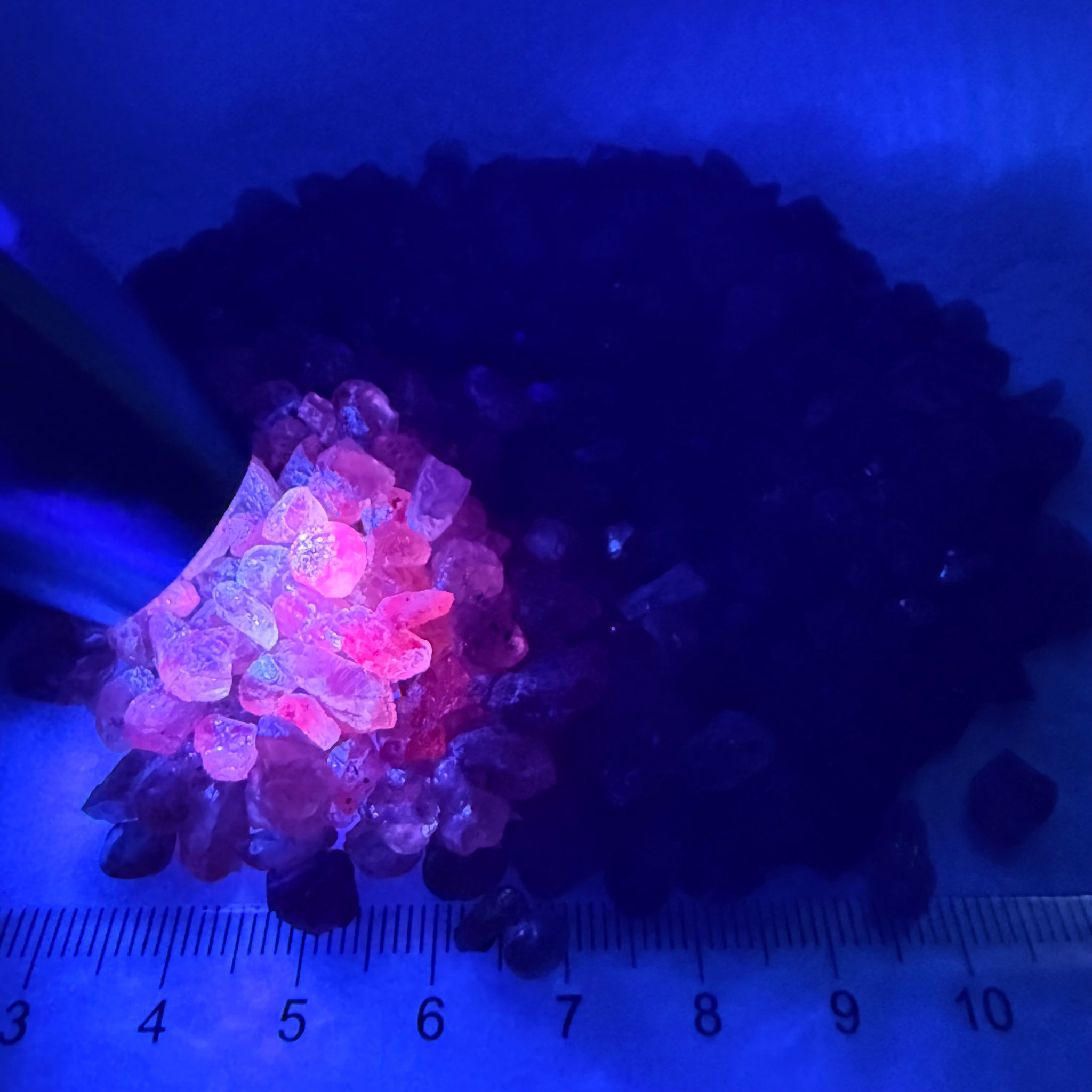 Dragon Garnet Lot, 154.00gm / 770.00ct Lot, Tanzania, Untreated Unheated, mixed clarity lot, 1.46ct average, see the videos for uv effect