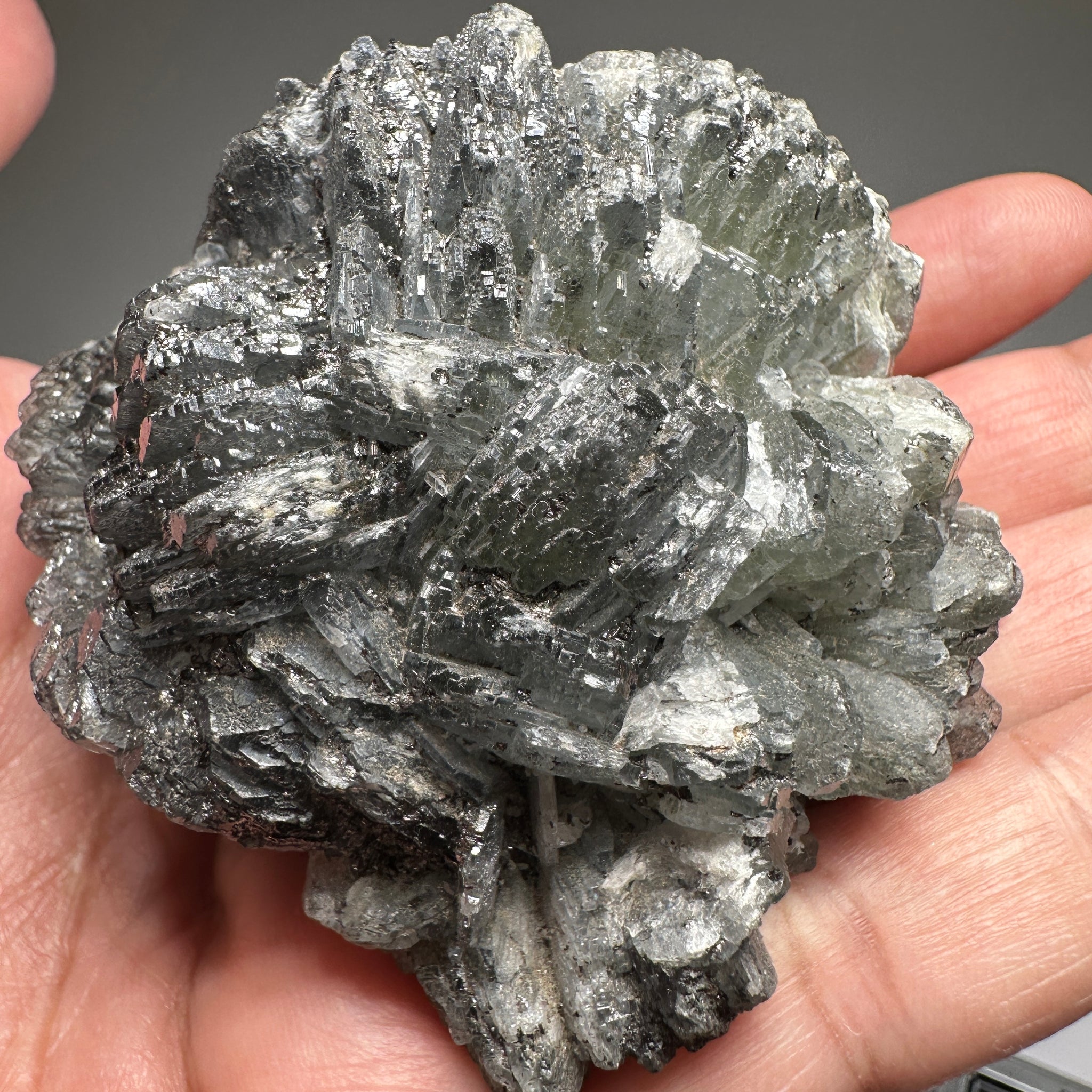 Prehinite Crystal, 1106.50ct / 221.30gm, Merelani, Tanzania, Untreated Unheated. 64.20 x 63.50 x 61.80mm