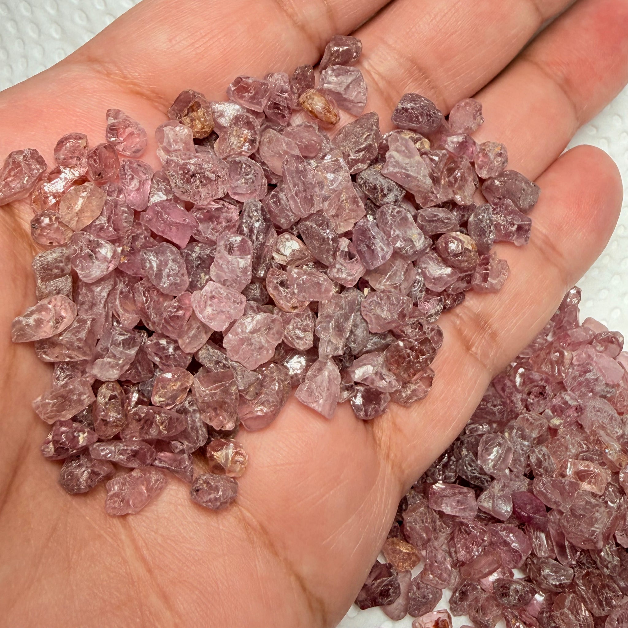 Dragon Garnet Lot, 154.00gm / 770.00ct Lot, Tanzania, Untreated Unheated, mixed clarity lot, 1.46ct average, see the videos for uv effect