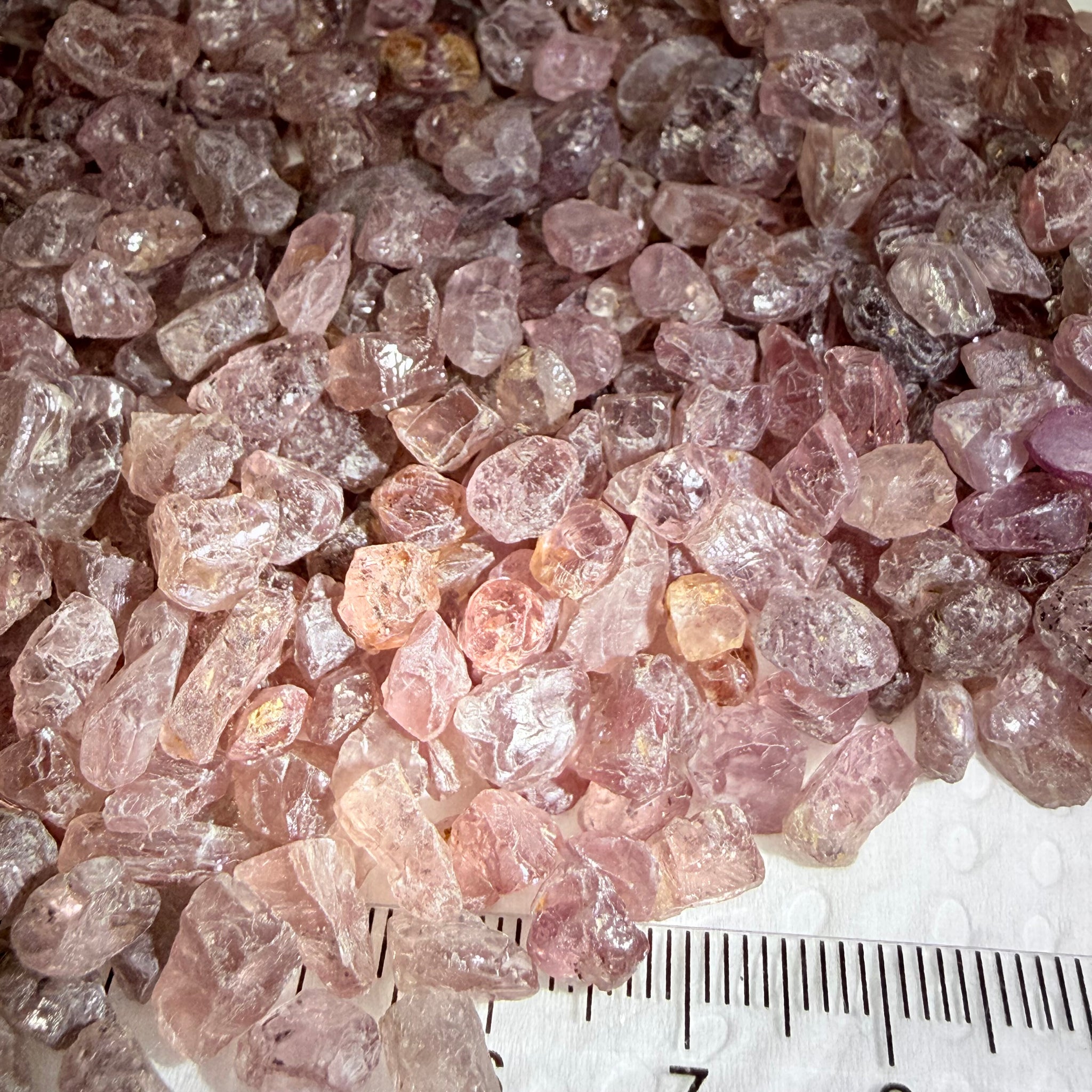 Dragon Garnet Lot, 154.00gm / 770.00ct Lot, Tanzania, Untreated Unheated, mixed clarity lot, 1.46ct average, see the videos for uv effect