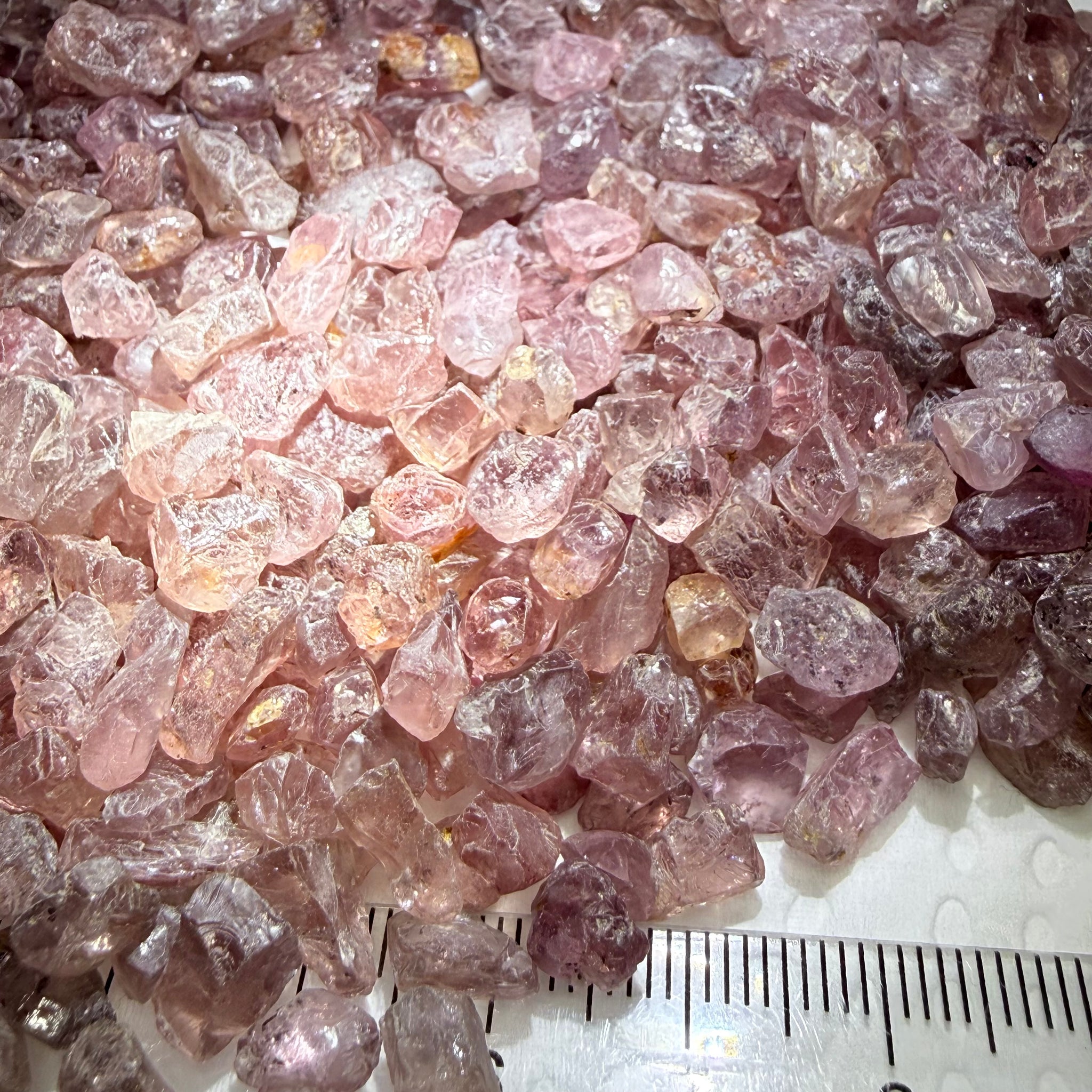Dragon Garnet Lot, 154.00gm / 770.00ct Lot, Tanzania, Untreated Unheated, mixed clarity lot, 1.46ct average, see the videos for uv effect