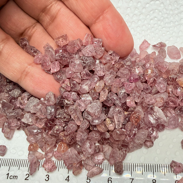 Lindi Colour Shift Garnet Lot, 474.70gm / 2373.50ct Lot, Tanzania, Untreated Unheated, mixed clarity lot, 1.98ct average