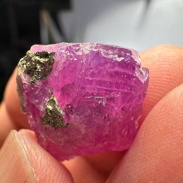 39.66ct Sapphire Crystal Specimen/Cabbing grade rough, Morogoro, Tanzania, Untreated Unheated.