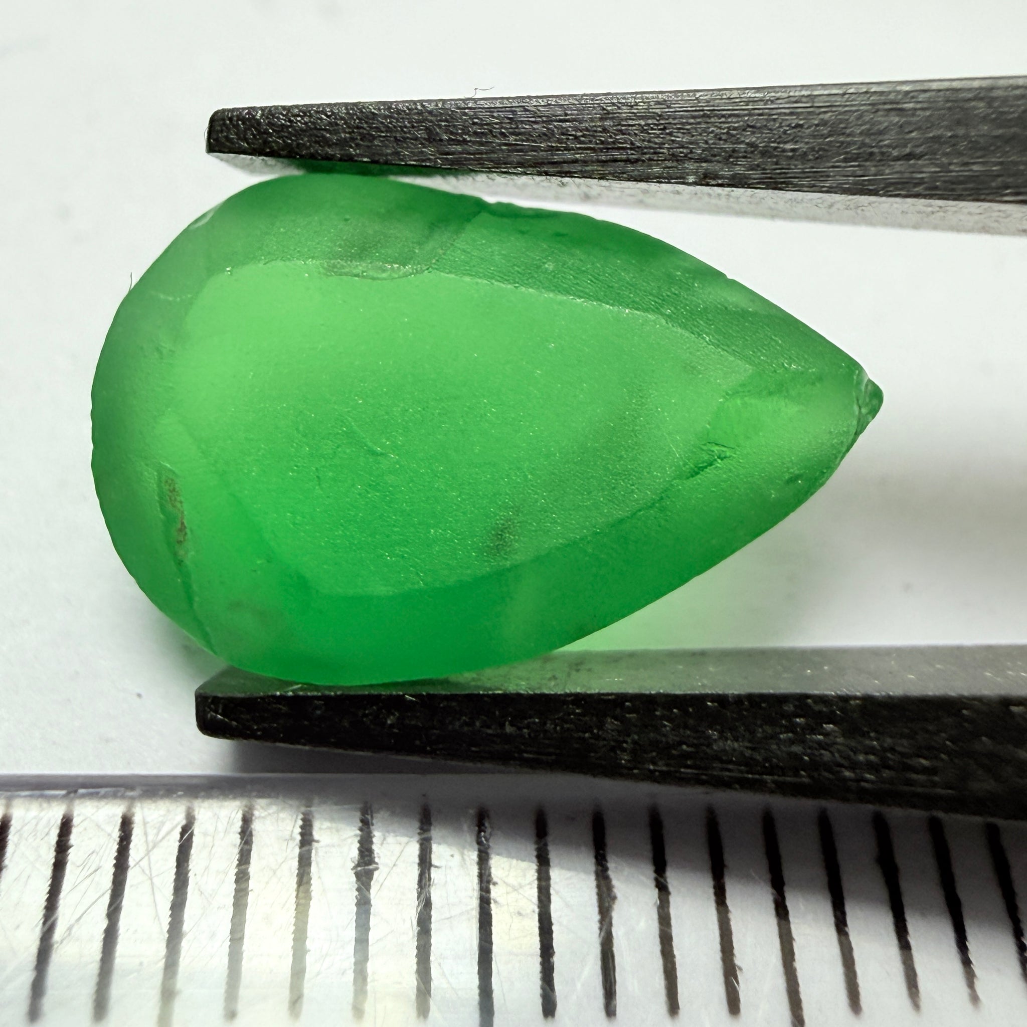 Tsavorite Garnet preform, 5.23ct, Tanzania, Untreated Unheated, has inclusions, see the multiple videos so you can understand the inclusion positioning correctly