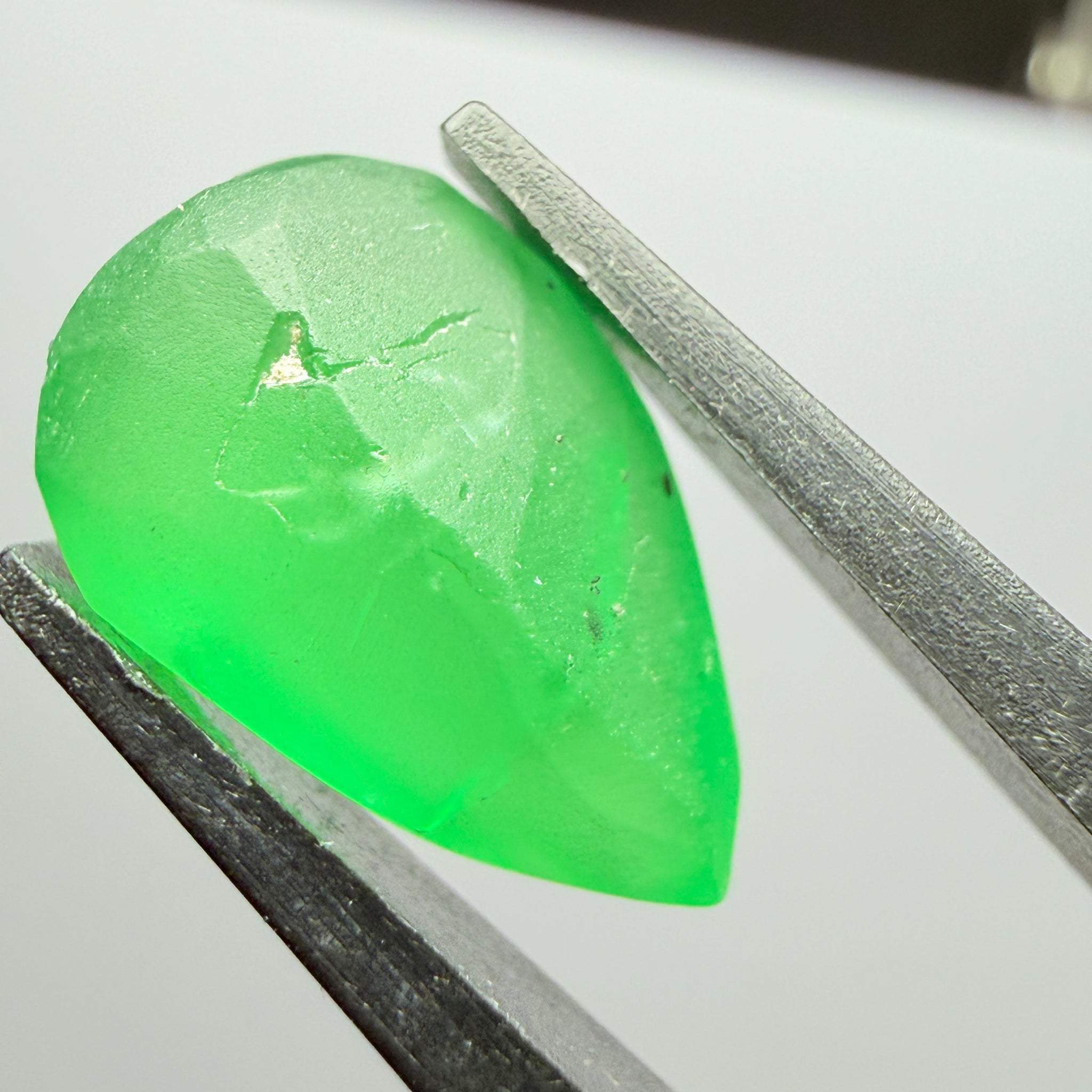 Tsavorite Garnet preform, 5.23ct, Tanzania, Untreated Unheated, has inclusions, see the multiple videos so you can understand the inclusion positioning correctly