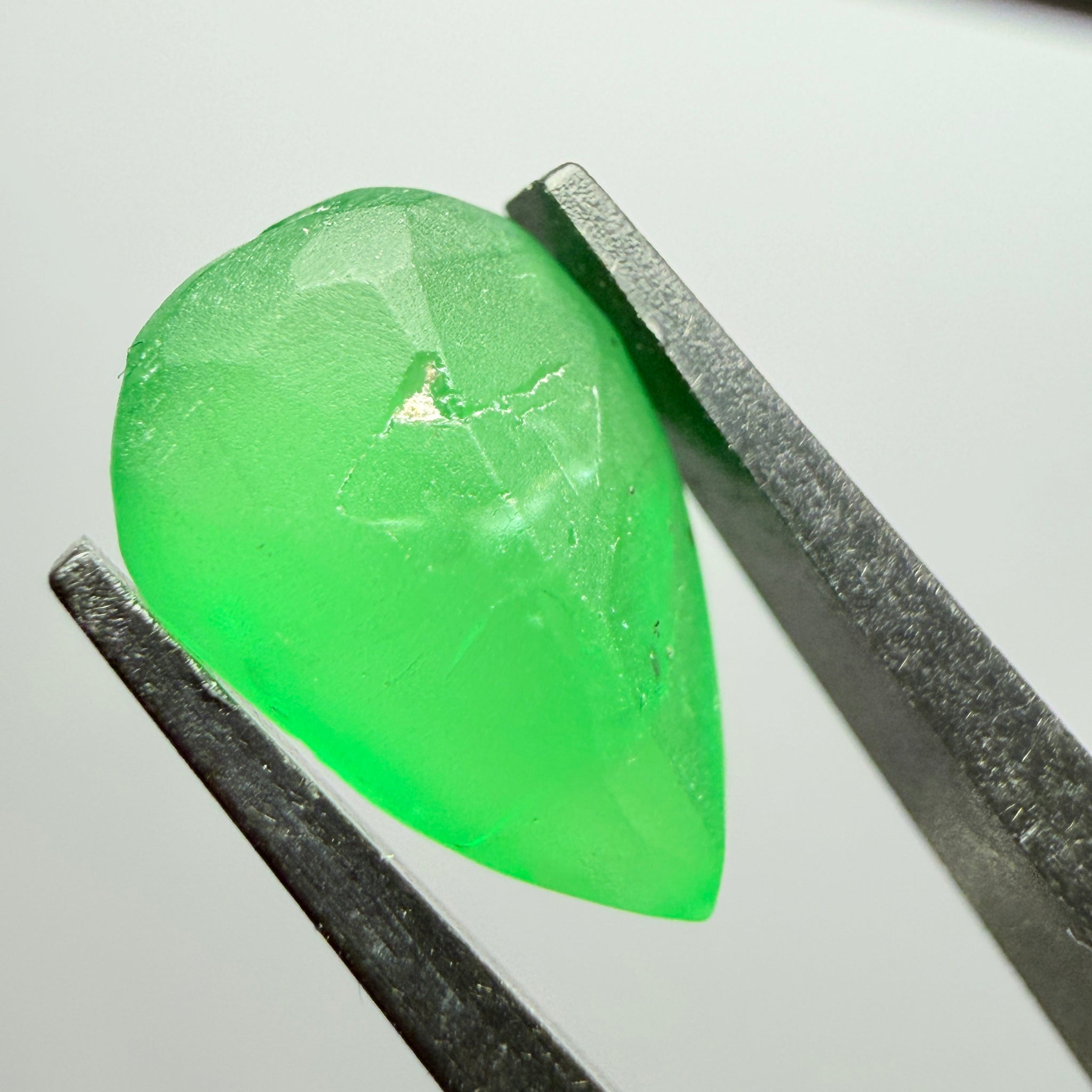 Tsavorite Garnet preform, 5.23ct, Tanzania, Untreated Unheated, has inclusions, see the multiple videos so you can understand the inclusion positioning correctly