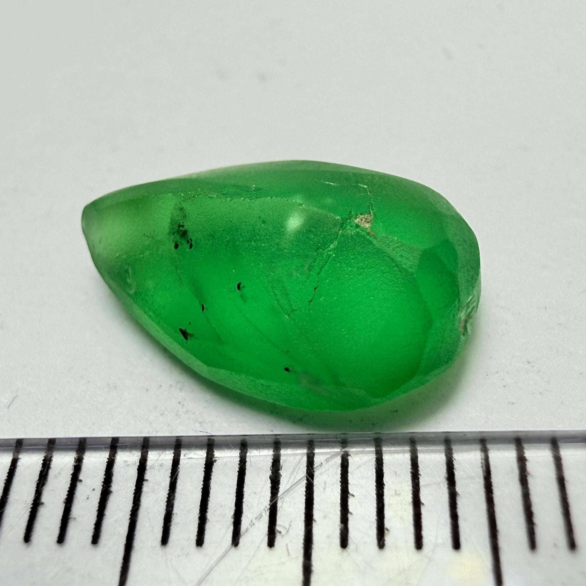 Tsavorite Garnet preform, 5.23ct, Tanzania, Untreated Unheated, has inclusions, see the multiple videos so you can understand the inclusion positioning correctly