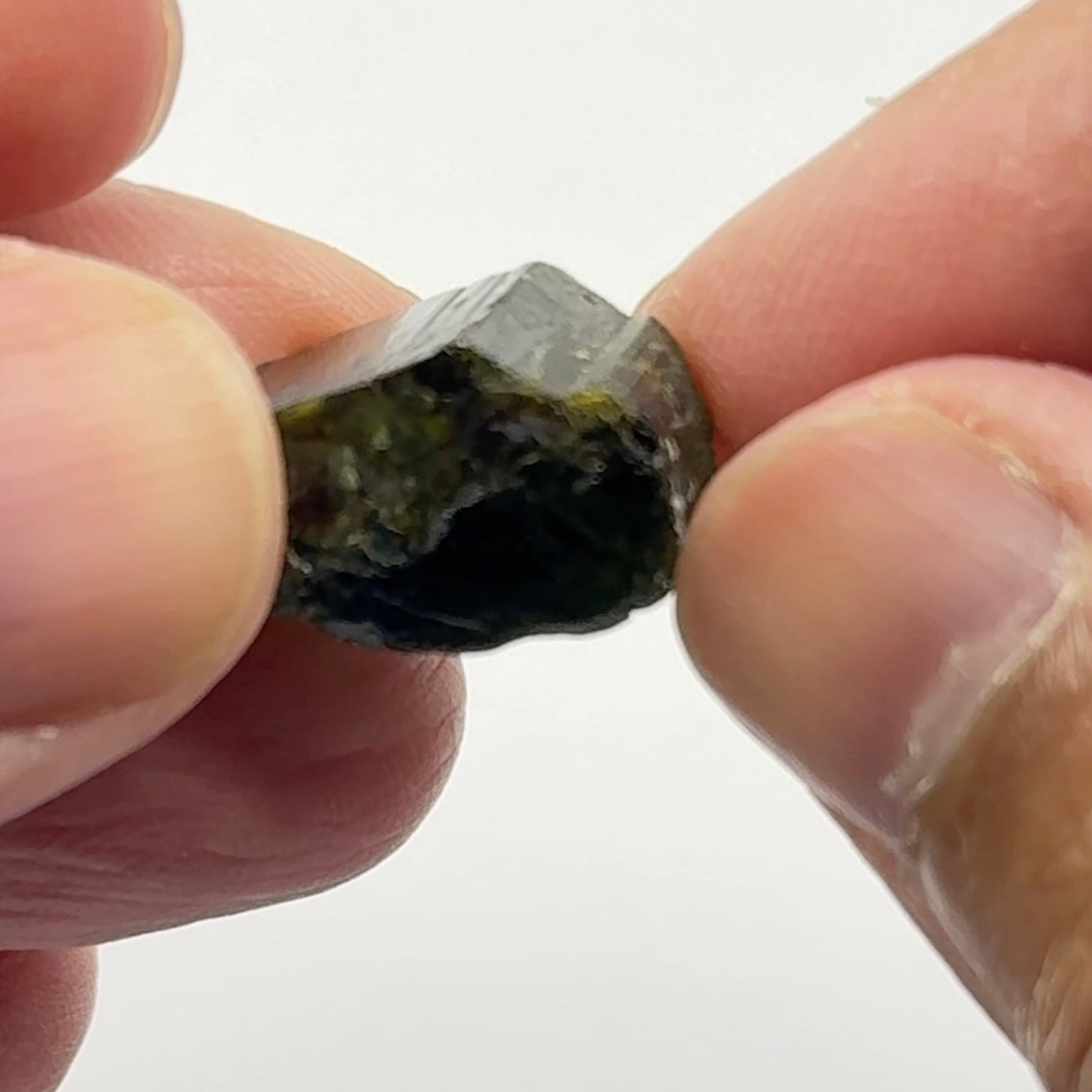 Tourmaline Crystal, 5.90gm, Untreated Unheated, cab/specimen grade, closed c axis