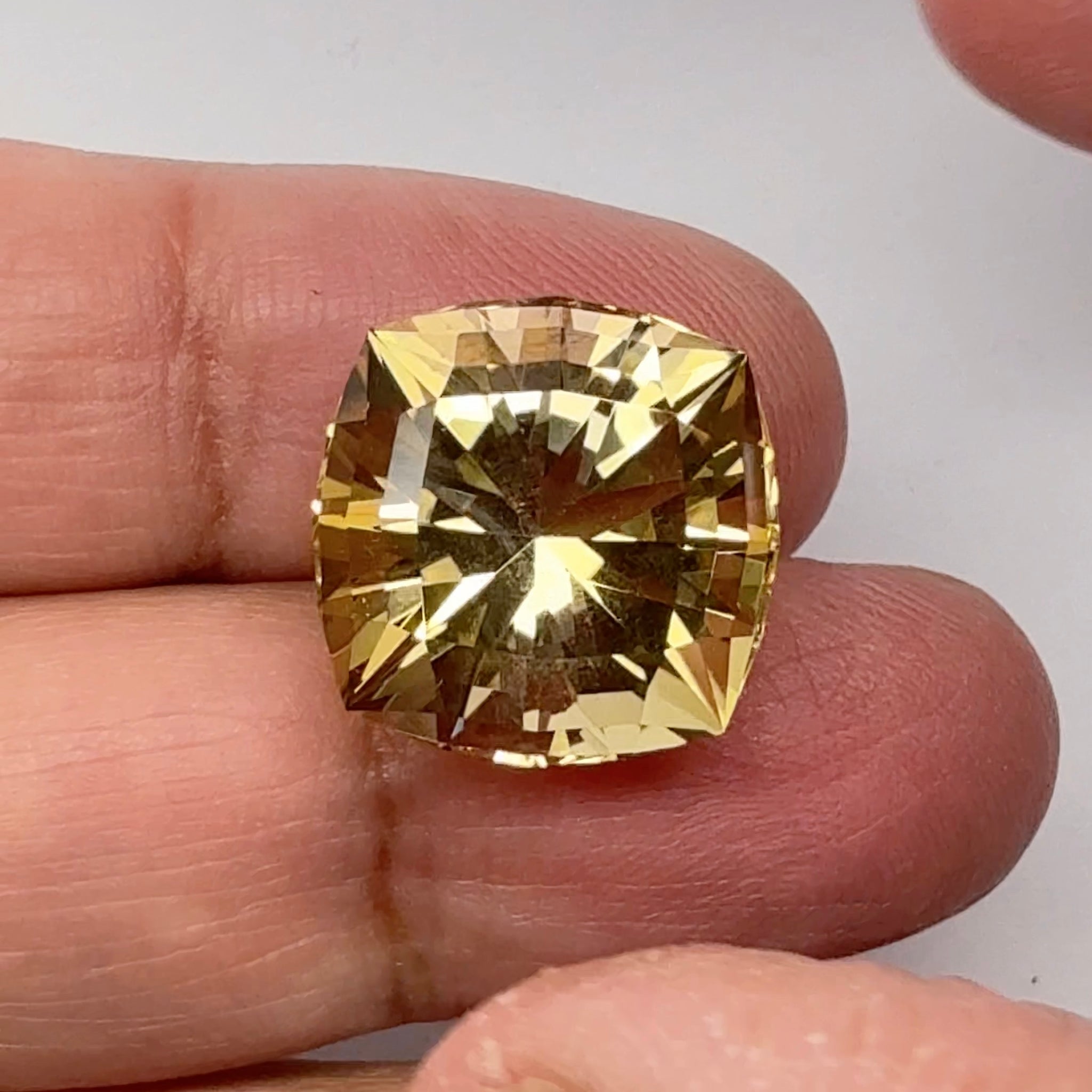 Golden Scapolite, 17.52ct, Fabulous stone for a ring or centerpiece. Tanzania, Untreated Unheated, precision cut by us here in London