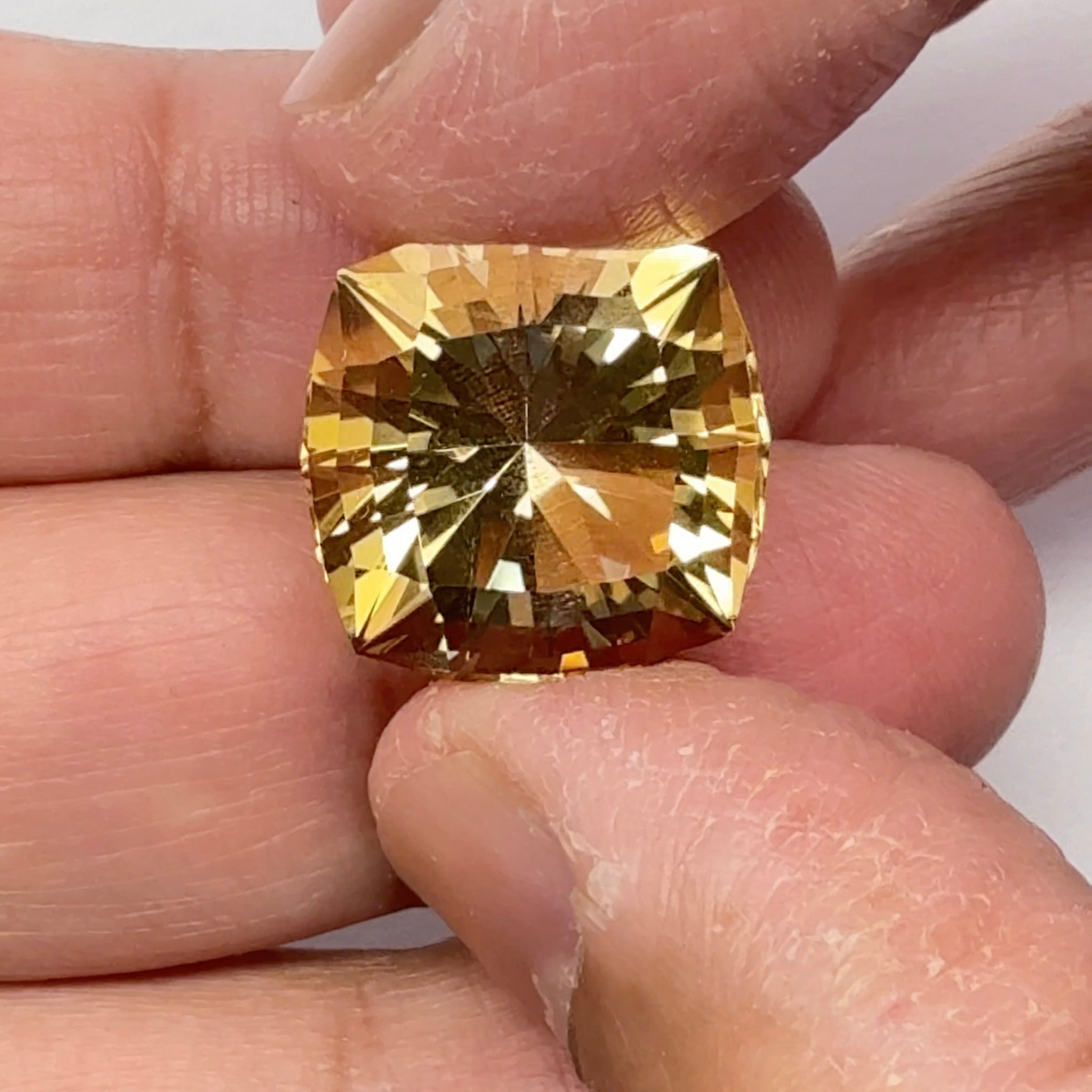Golden Scapolite, 17.52ct, Fabulous stone for a ring or centerpiece. Tanzania, Untreated Unheated, precision cut by us here in London