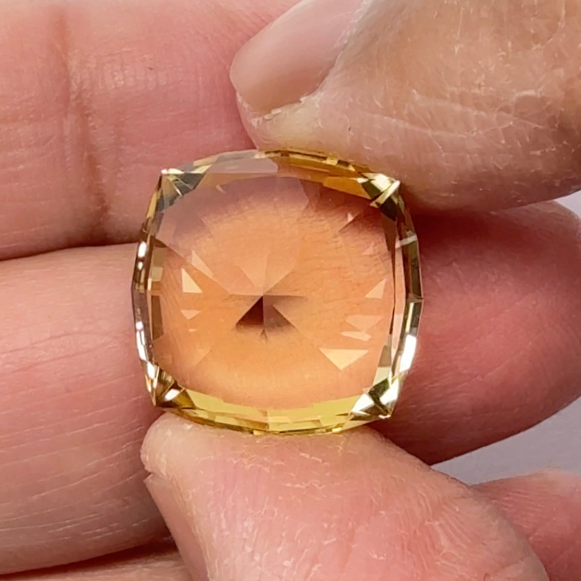 Golden Scapolite, 17.52ct, Fabulous stone for a ring or centerpiece. Tanzania, Untreated Unheated, precision cut by us here in London