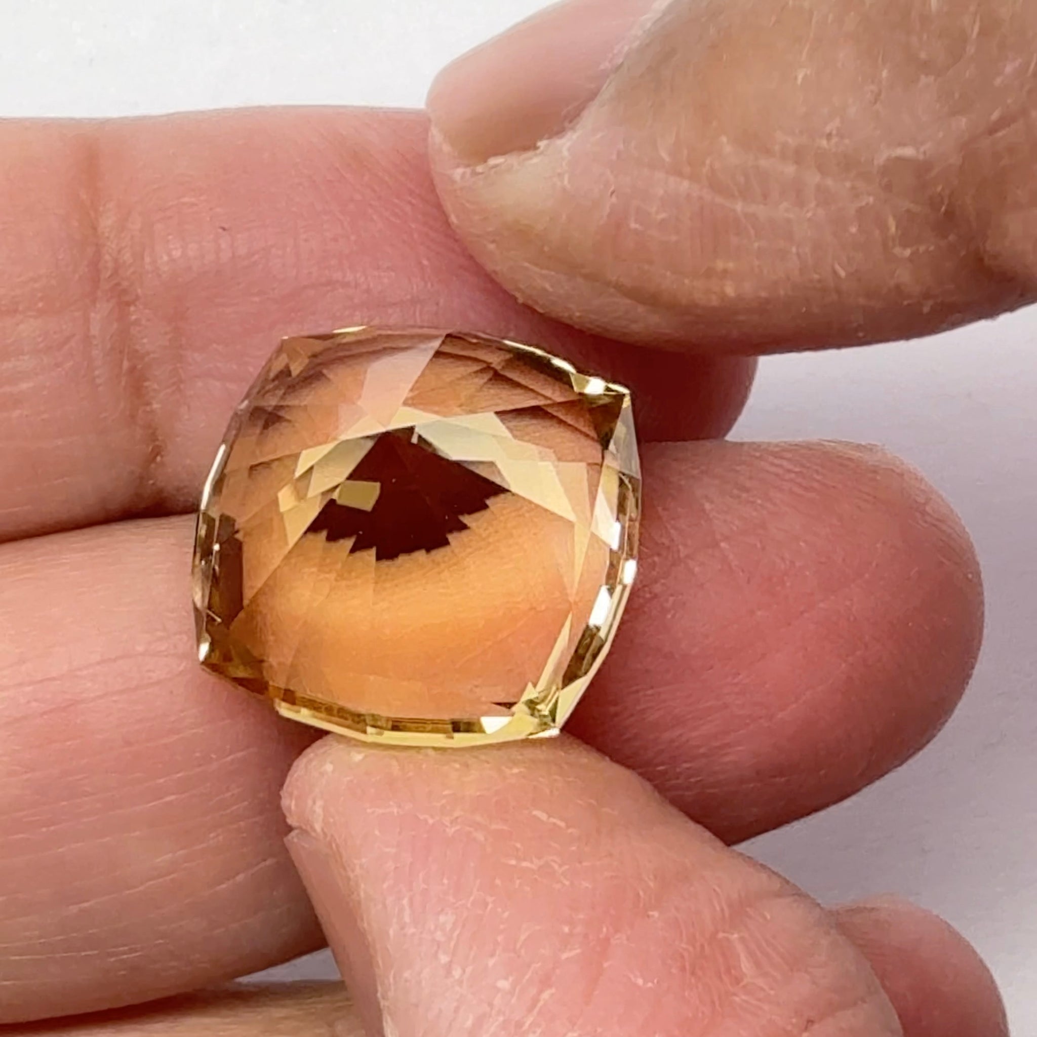 Golden Scapolite, 17.52ct, Fabulous stone for a ring or centerpiece. Tanzania, Untreated Unheated, precision cut by us here in London