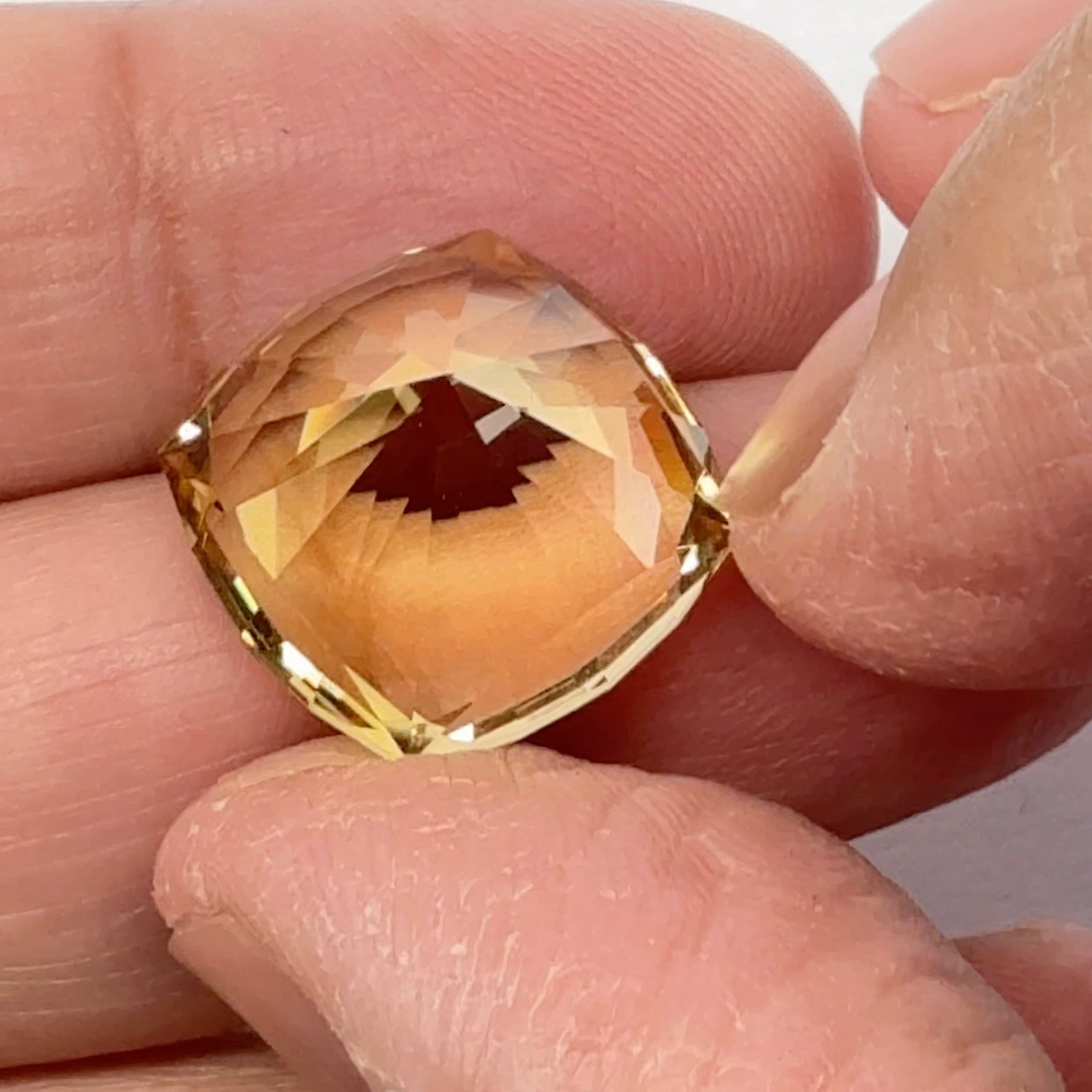 Golden Scapolite, 17.52ct, Fabulous stone for a ring or centerpiece. Tanzania, Untreated Unheated, precision cut by us here in London