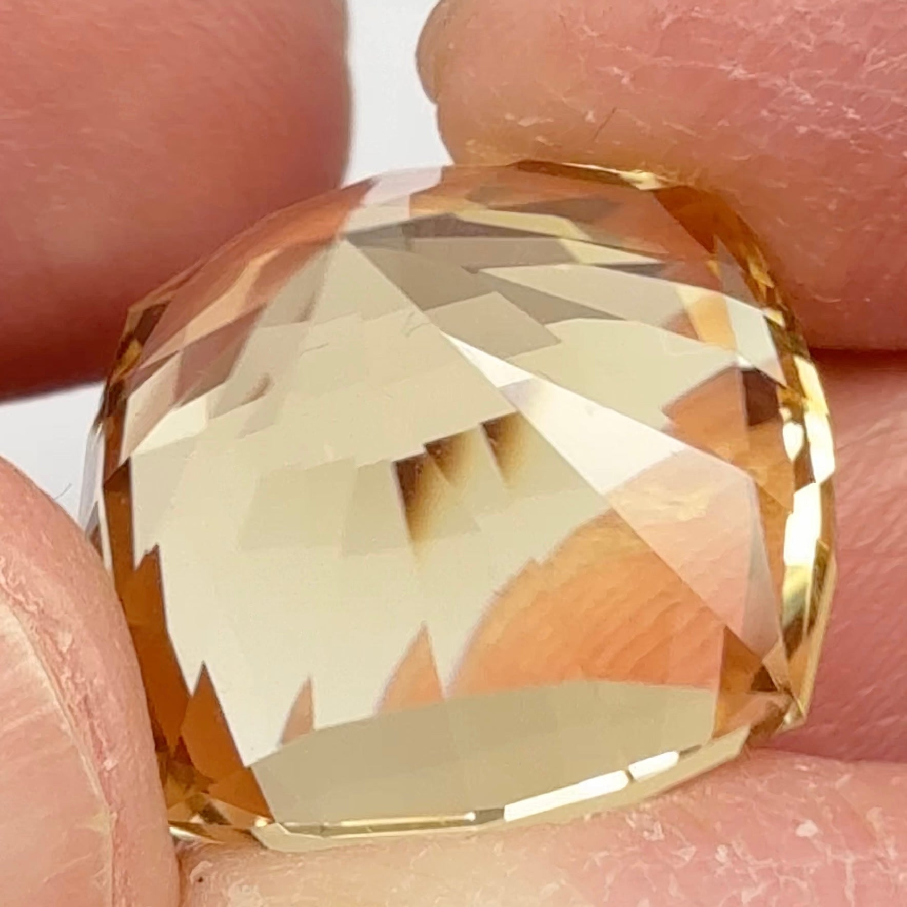 Golden Scapolite, 17.52ct, Fabulous stone for a ring or centerpiece. Tanzania, Untreated Unheated, precision cut by us here in London