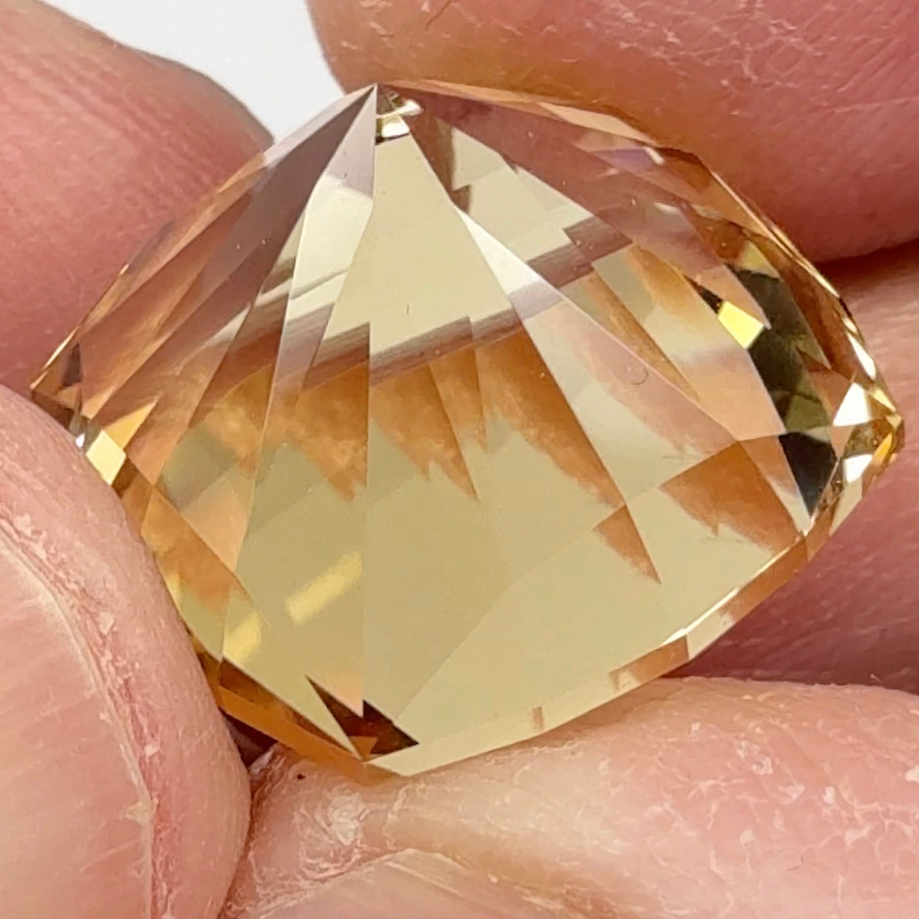 Golden Scapolite, 17.52ct, Fabulous stone for a ring or centerpiece. Tanzania, Untreated Unheated, precision cut by us here in London