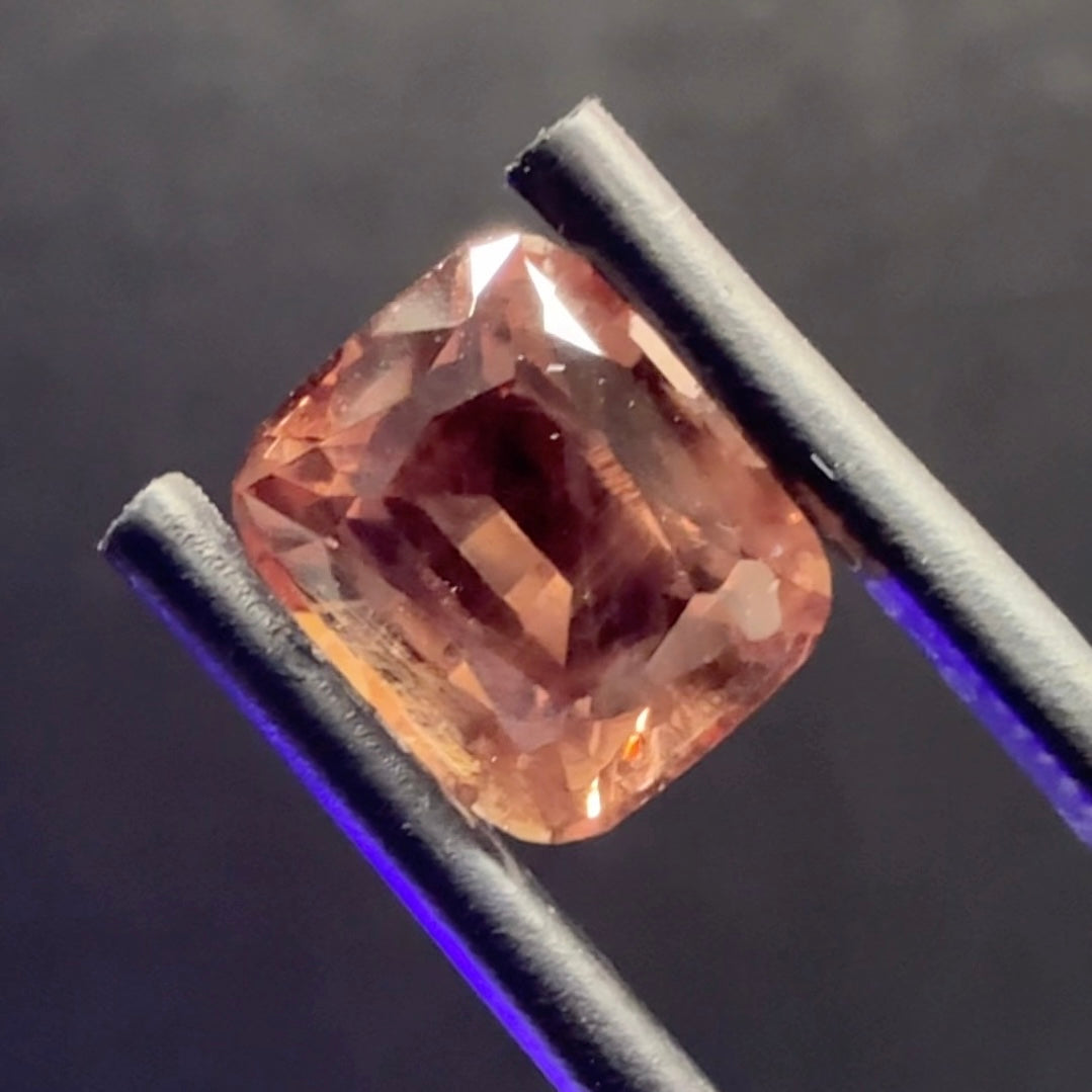 Dragon Garnet, 4.51ct, Tanzania, Untreated Unheated, slightly silky, do see the video even if it’s to learn