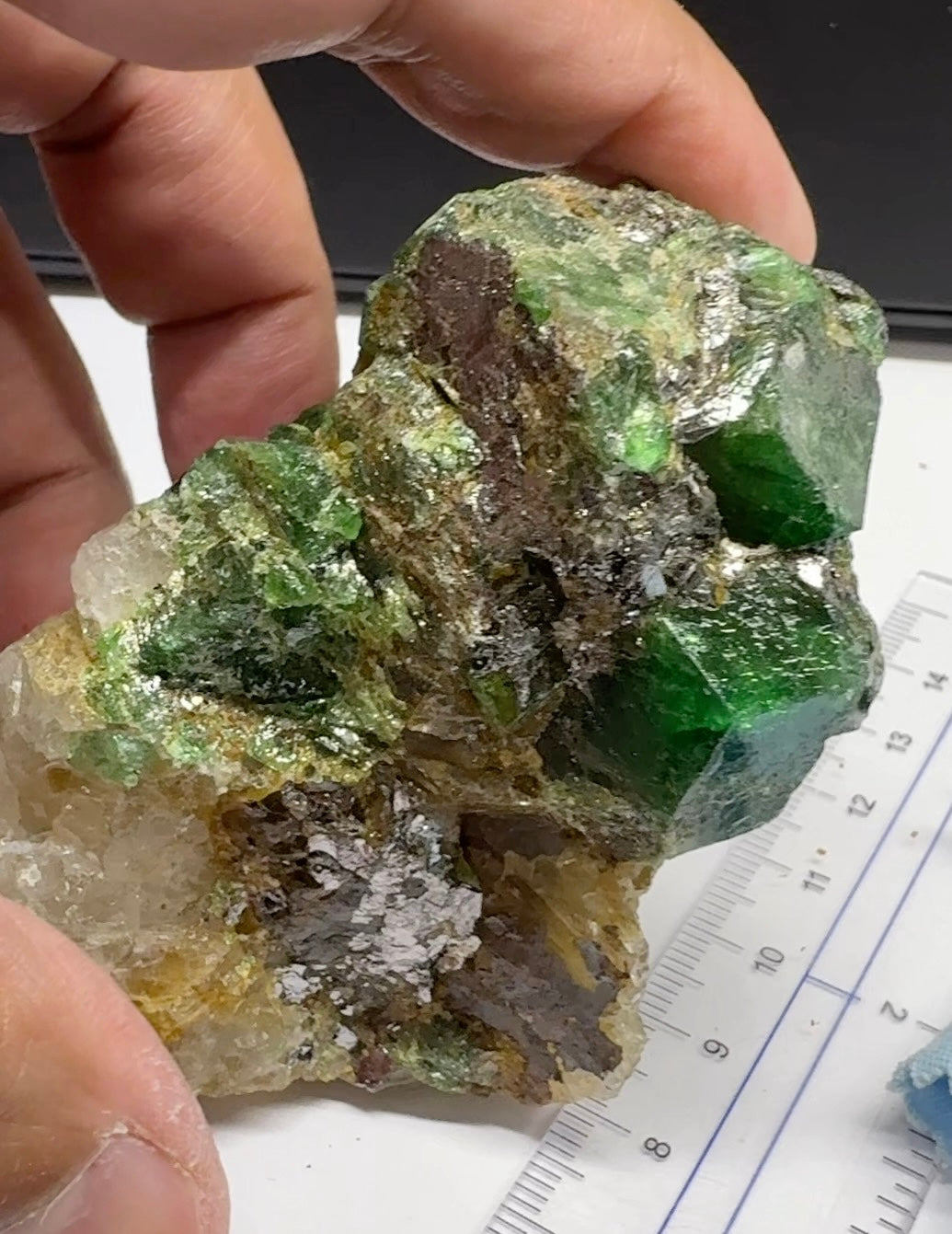 Tsavorite Garnet on Quartz and Graphite, Incredibly rare, 308.20gm / 1541ct, naturally free standing, Merelani, Tanzania, Unheated Untreated, very very rare piece, 87.2mm x 76mm x 53.5