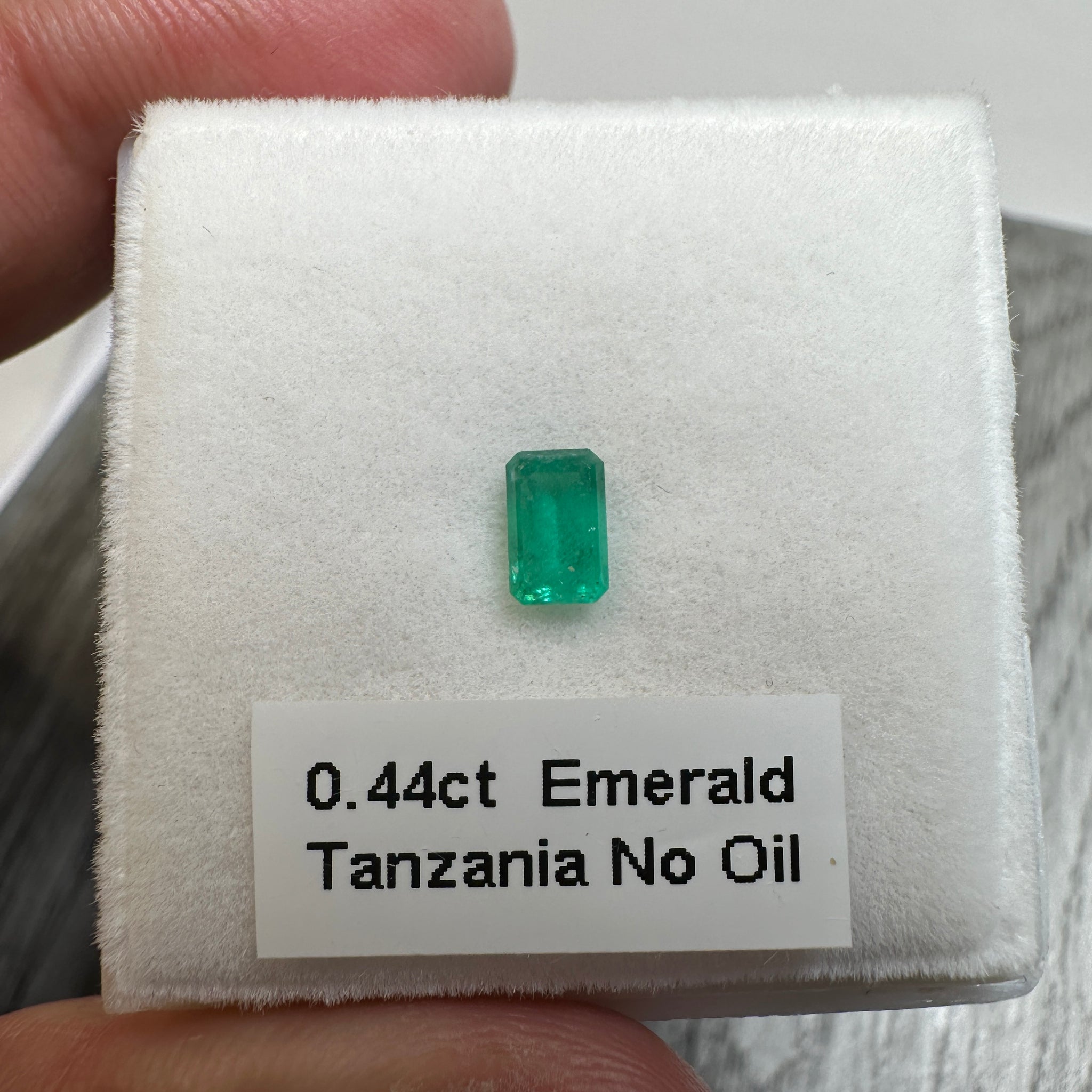 Emerald, 0.44ct, Tanzania, No Oil, Untreated Unheated
