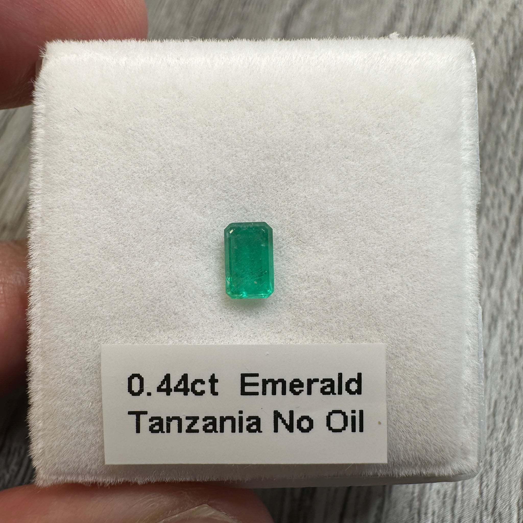 Emerald, 0.44ct, Tanzania, No Oil, Untreated Unheated