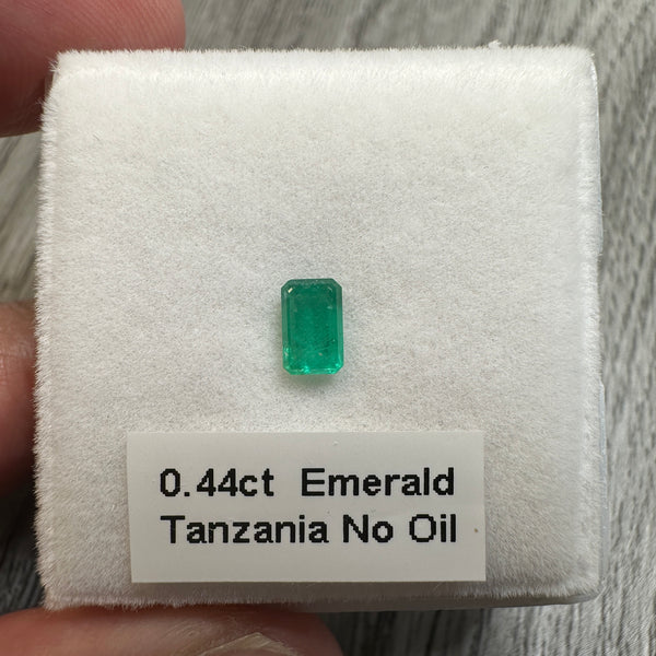 Emerald, 0.44ct, Tanzania, No Oil, Untreated Unheated