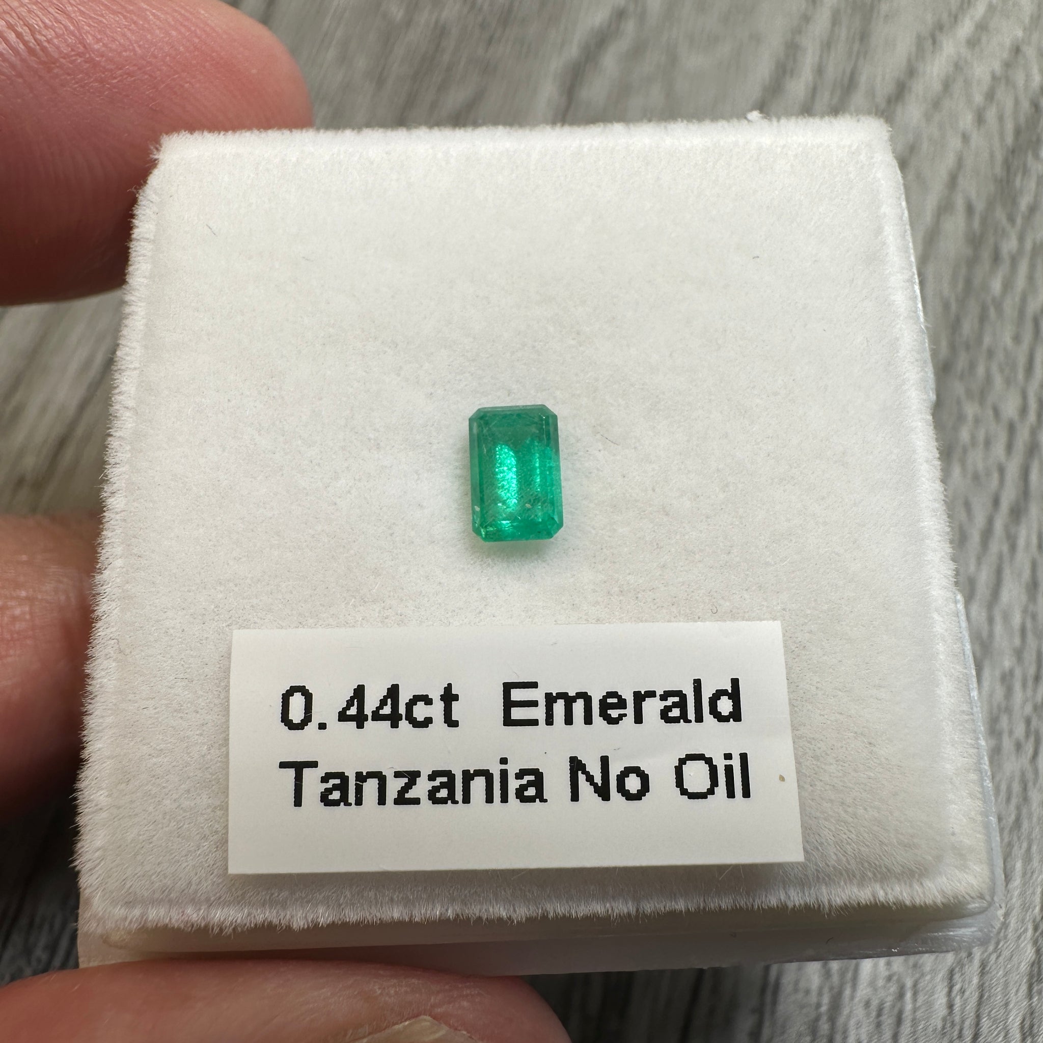 Emerald, 0.44ct, Tanzania, No Oil, Untreated Unheated