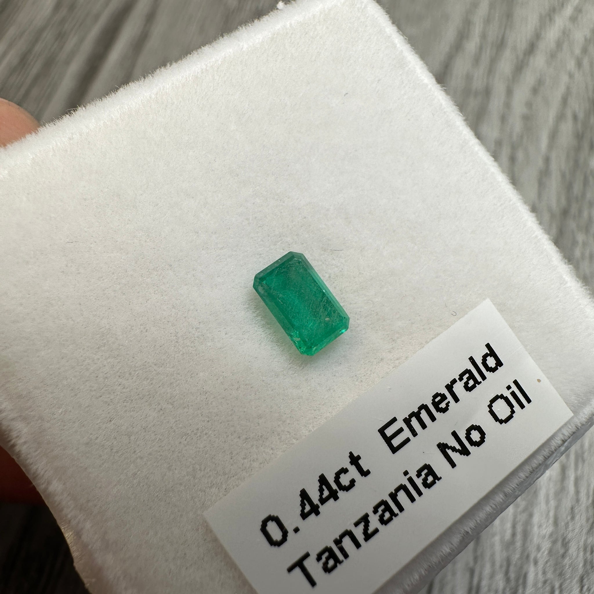 Emerald, 0.44ct, Tanzania, No Oil, Untreated Unheated