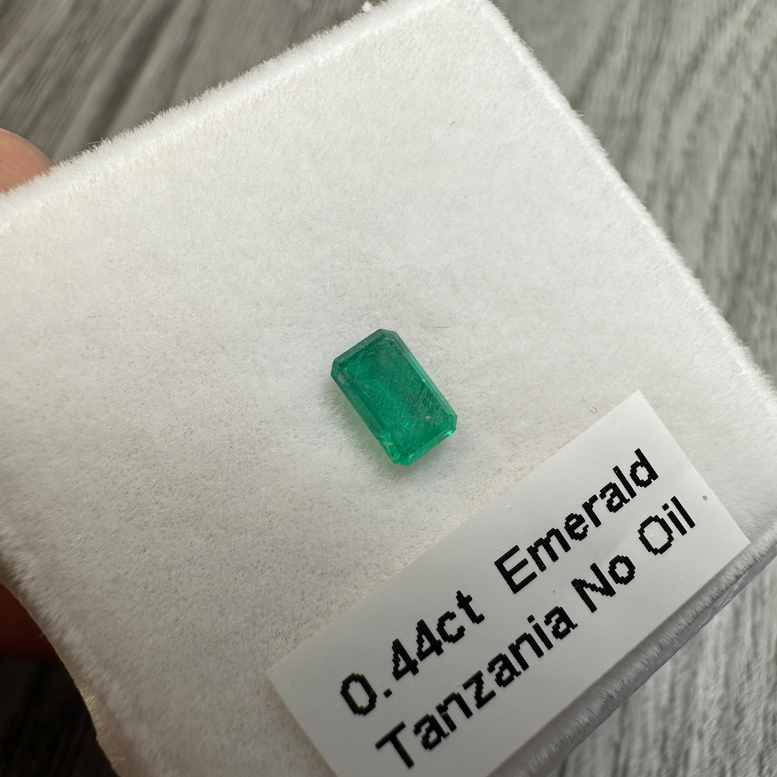 0.44ct Emerald, Tanzania, No Oil, Untreated Unheated