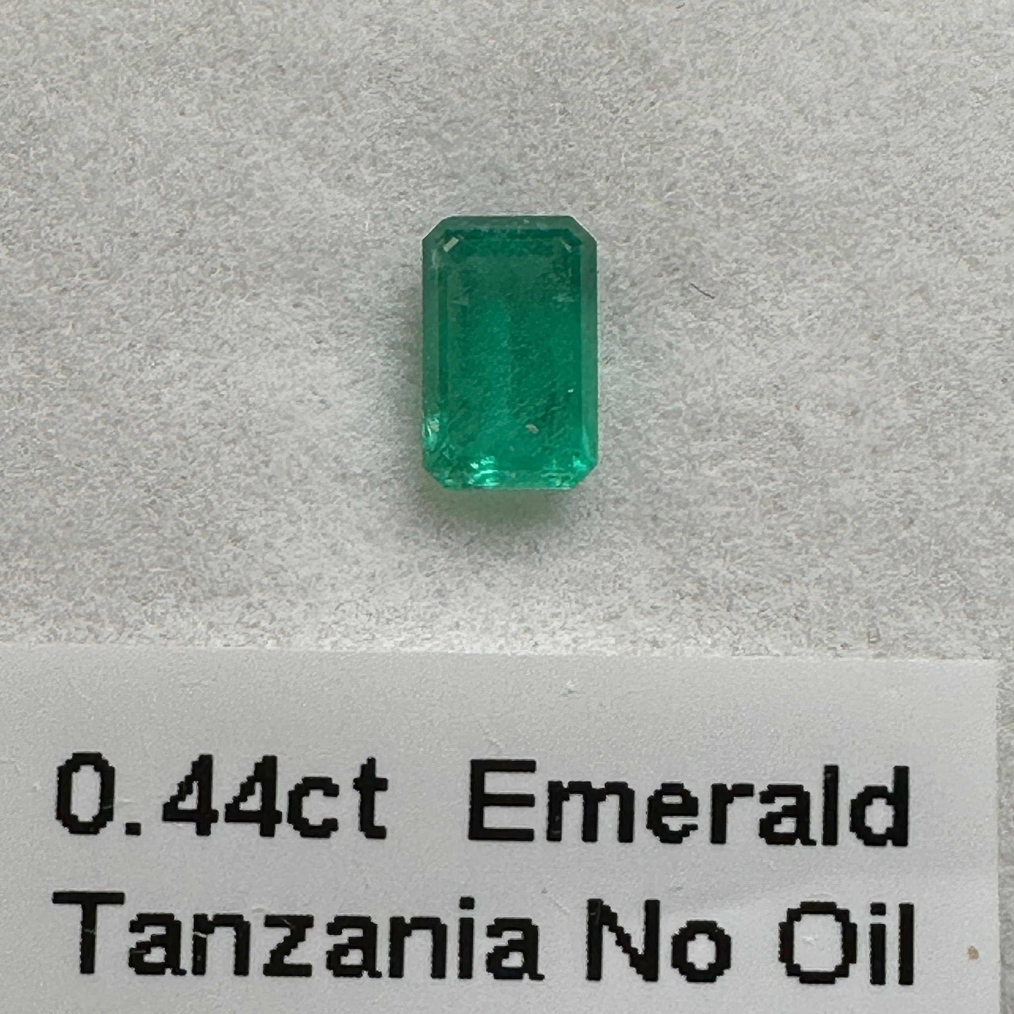 Emerald, 0.44ct, Tanzania, No Oil, Untreated Unheated