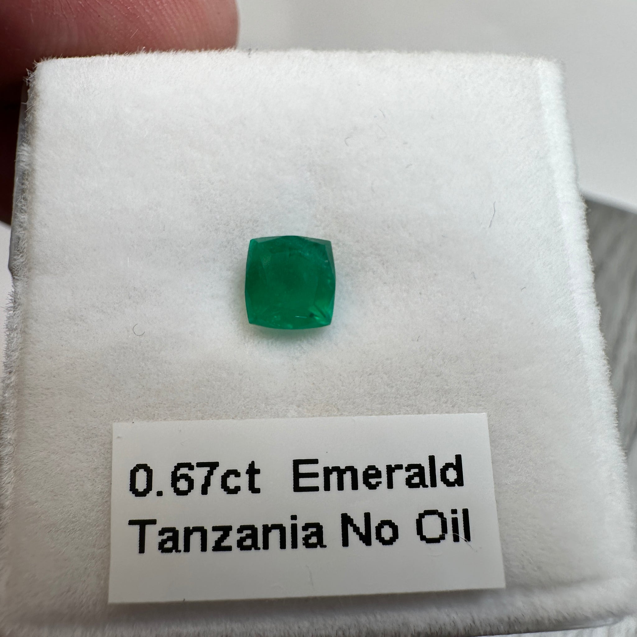 Emerald, 0.67ct, Tanzania, No Oil, Untreated Unheated.