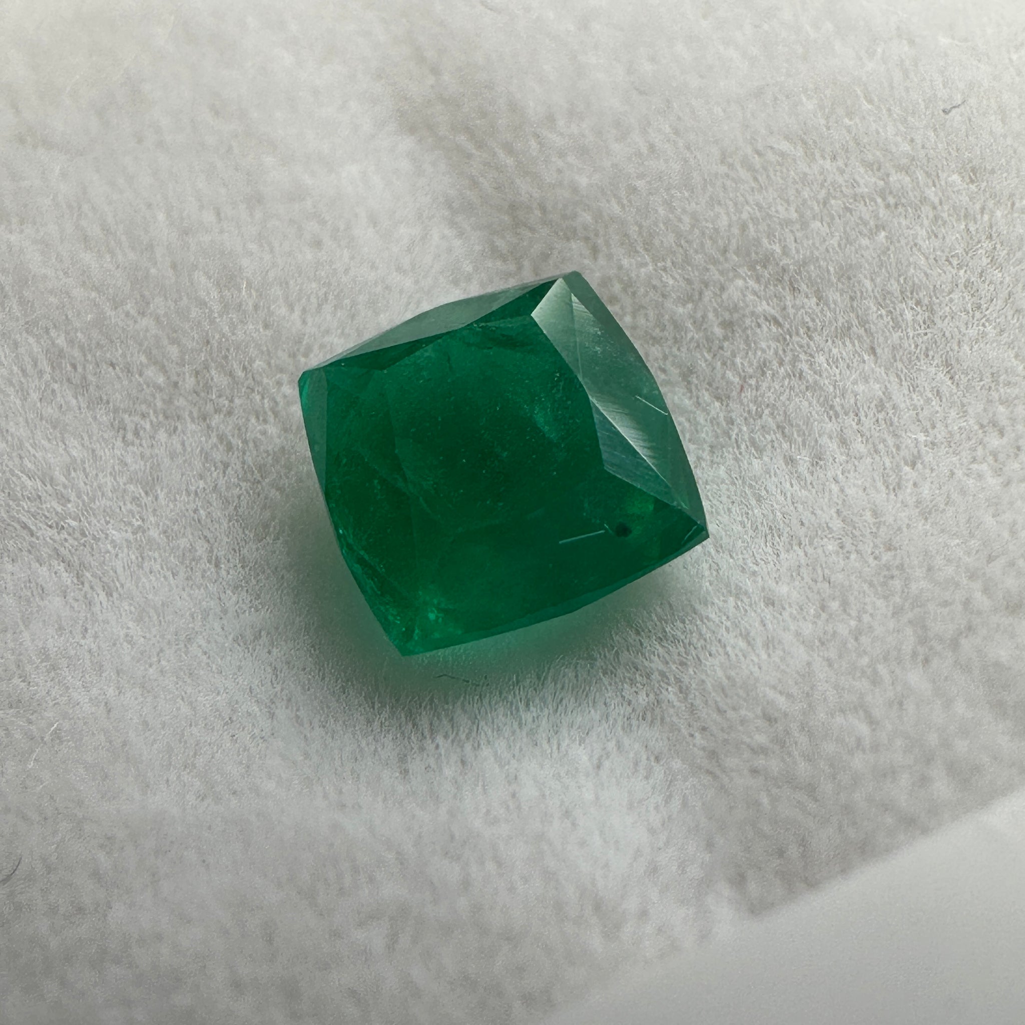 Emerald, 0.67ct, Tanzania, No Oil, Untreated Unheated.