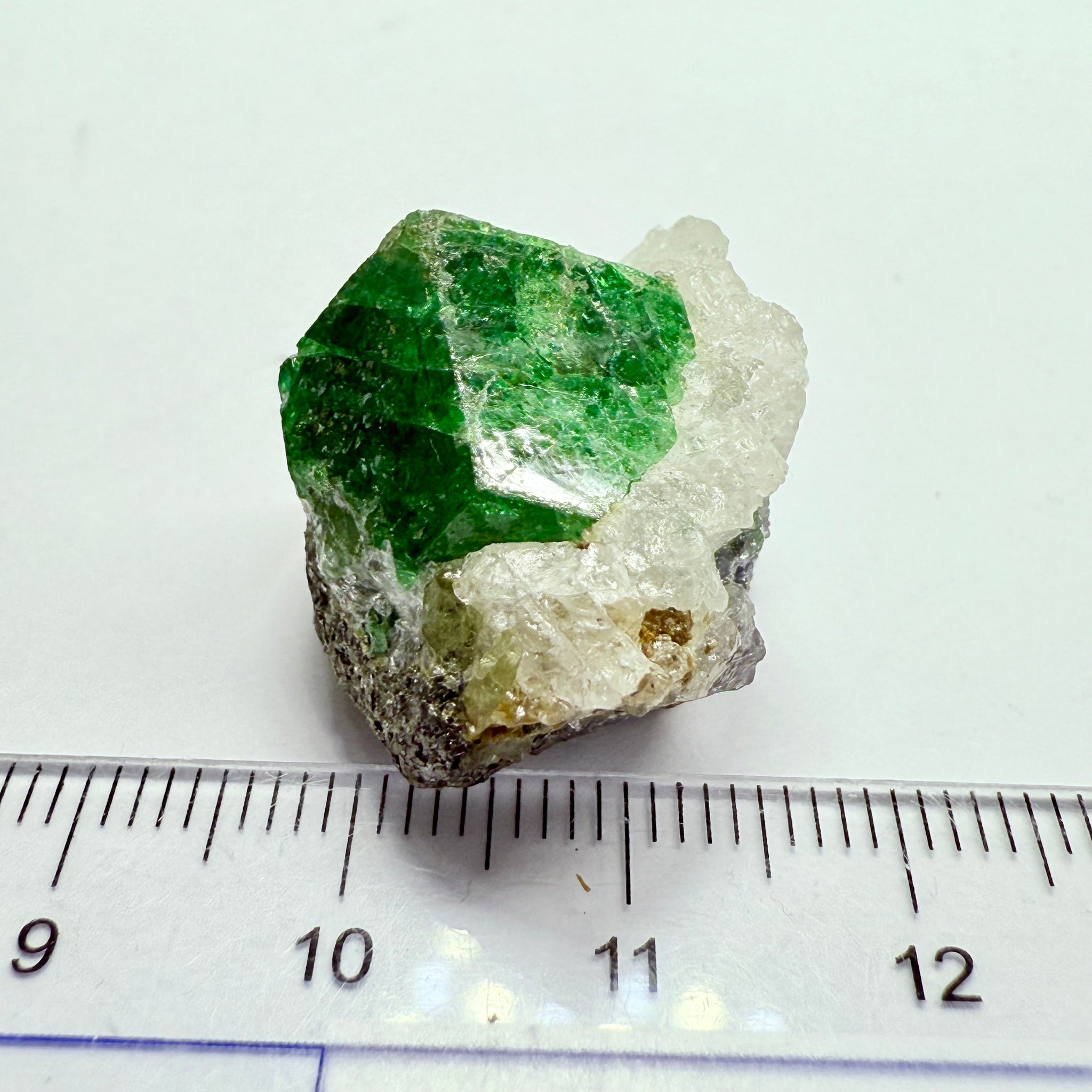 Tsavorite Garnet on Quartz and Graphite, 65.79ct, naturally free standing, Merelani, Tanzania, Unheated Untreated