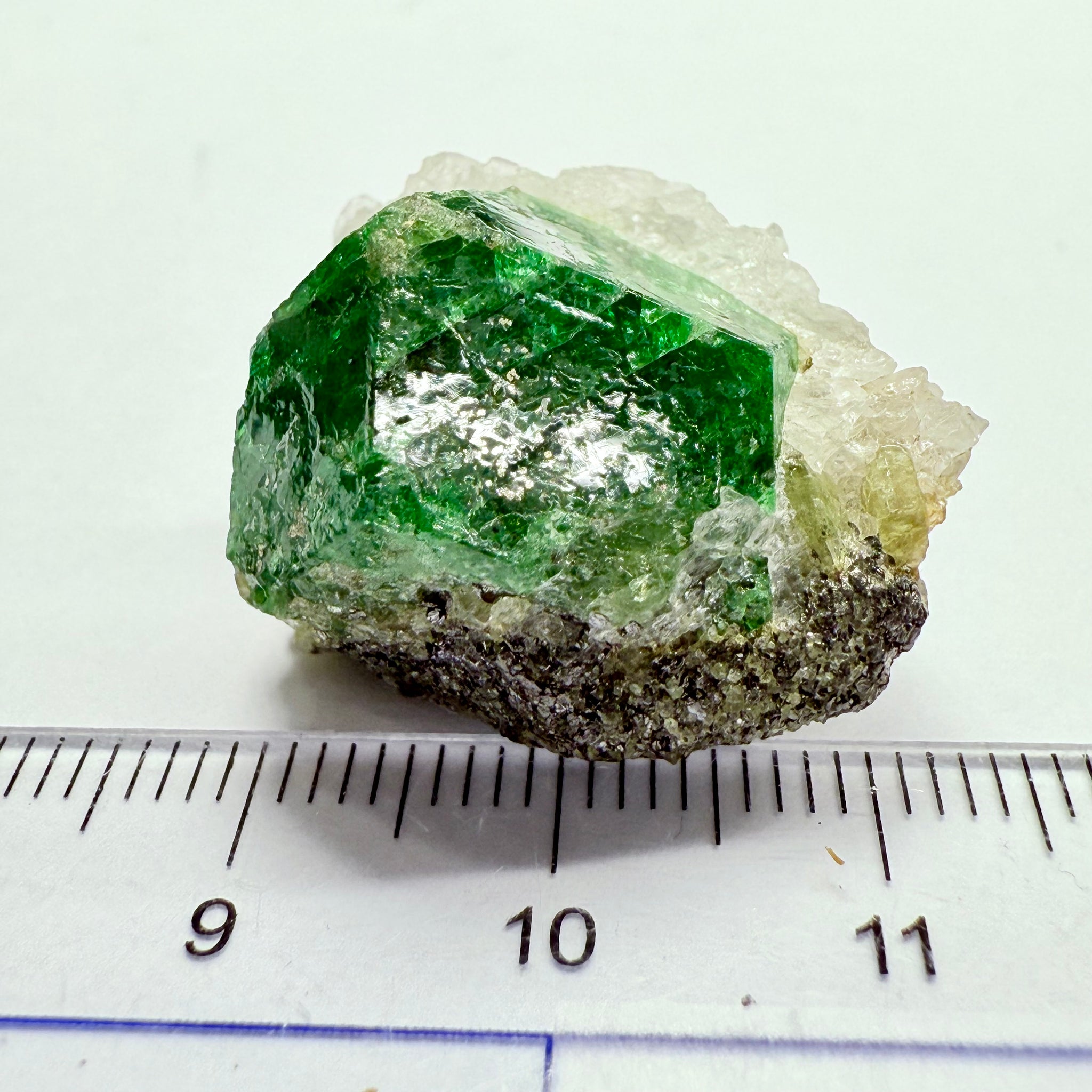 Tsavorite Garnet on Quartz and Graphite, 65.79ct, naturally free standing, Merelani, Tanzania, Unheated Untreated