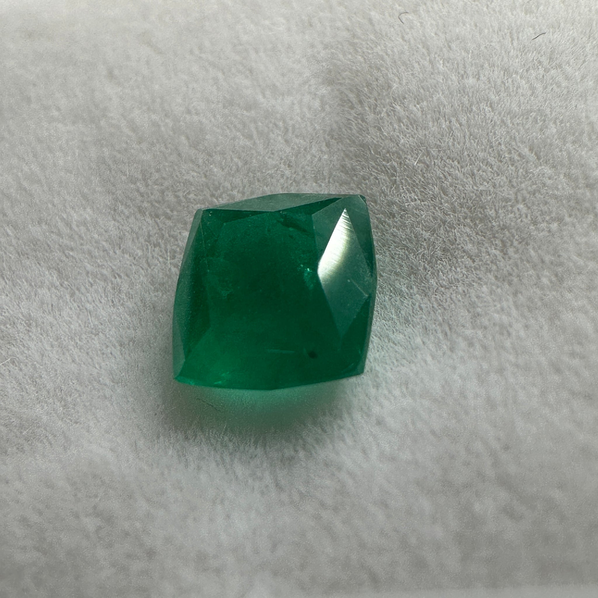 Emerald, 0.67ct, Tanzania, No Oil, Untreated Unheated.