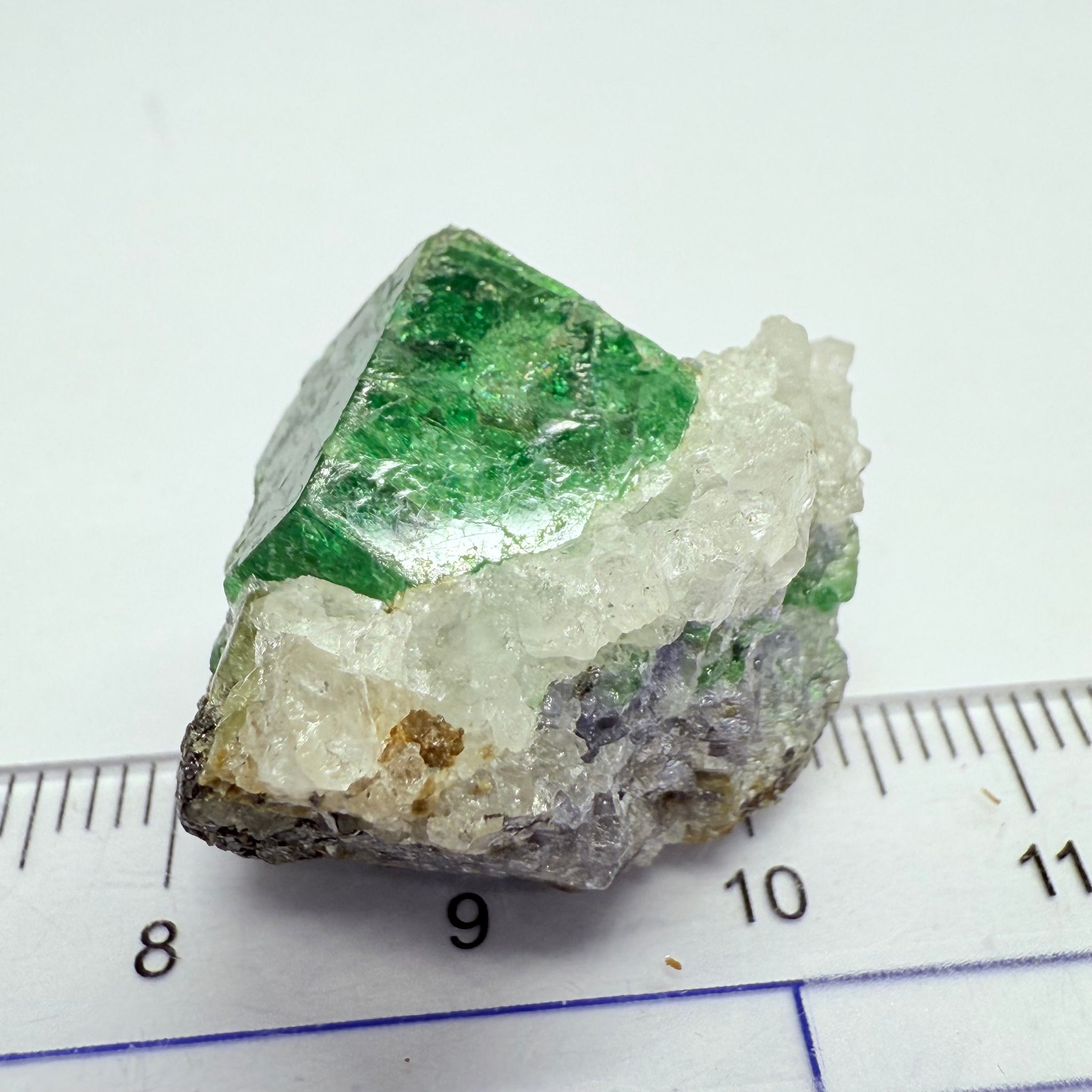 Tsavorite Garnet on Quartz and Graphite, 65.79ct, naturally free standing, Merelani, Tanzania, Unheated Untreated