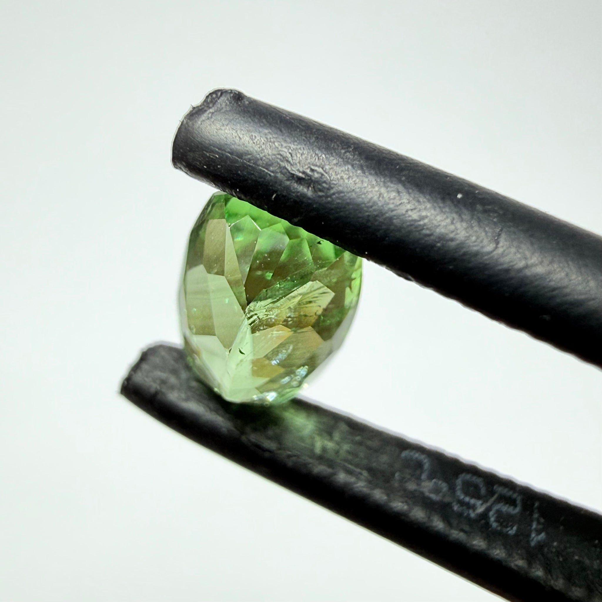 Tsavorite Garnet, 0.97ct, Tanzania, Untreated Unheated