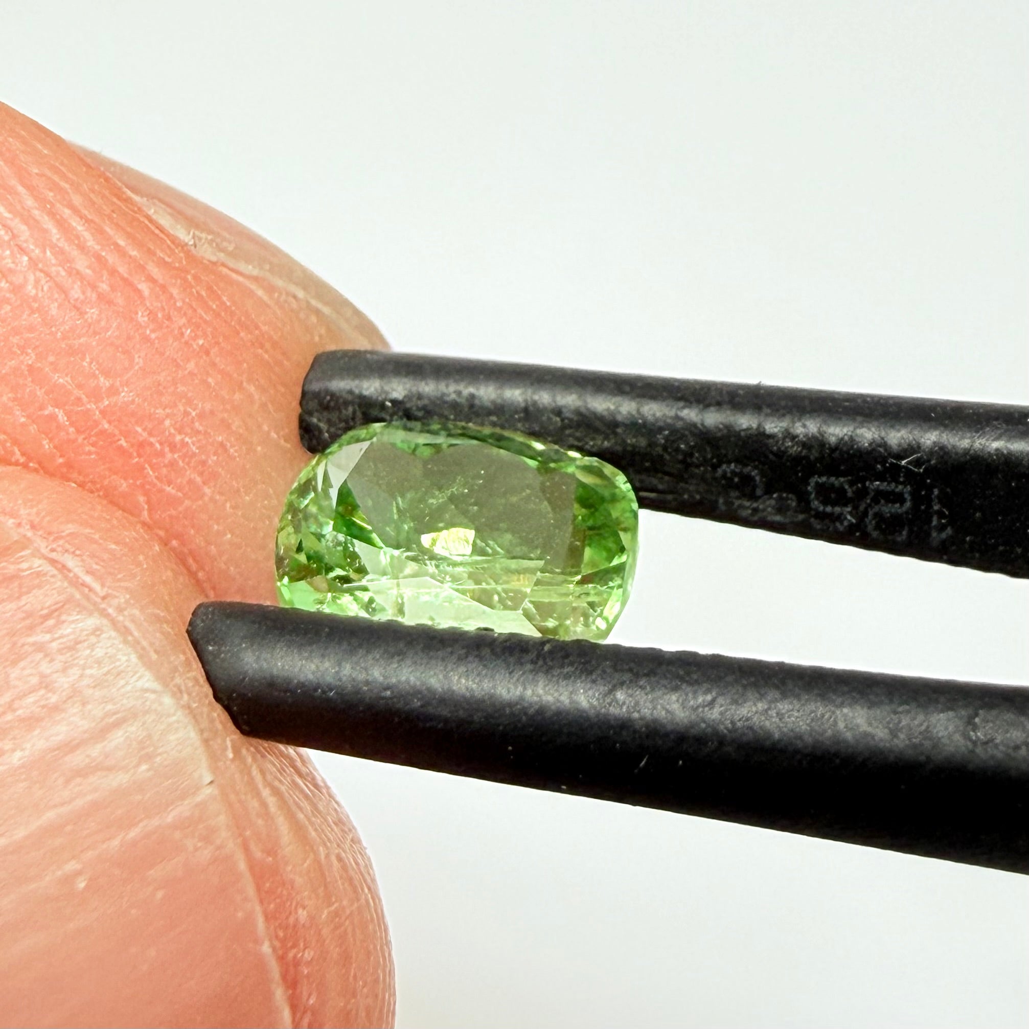 Tsavorite Garnet, 0.97ct, Tanzania, Untreated Unheated
