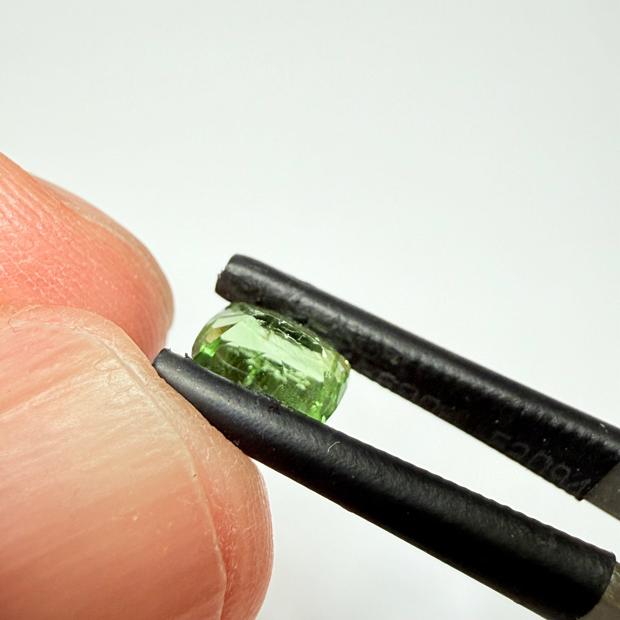 Tsavorite Garnet, 0.97ct, Tanzania, Untreated Unheated