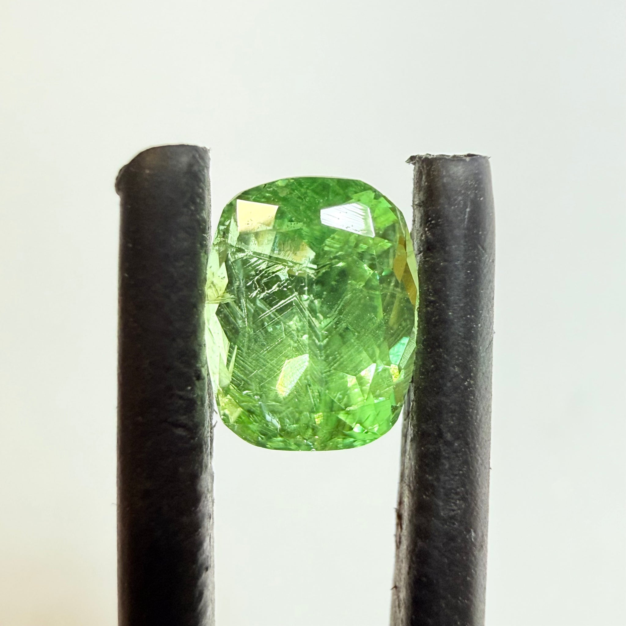 Tsavorite Garnet, 0.97ct, Tanzania, Untreated Unheated