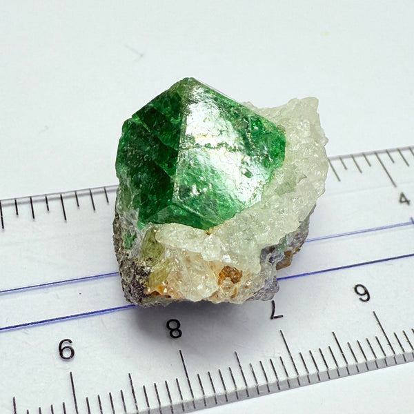 Tsavorite Garnet on Quartz and Graphite, 65.79ct, naturally free standing, Merelani, Tanzania, Unheated Untreated