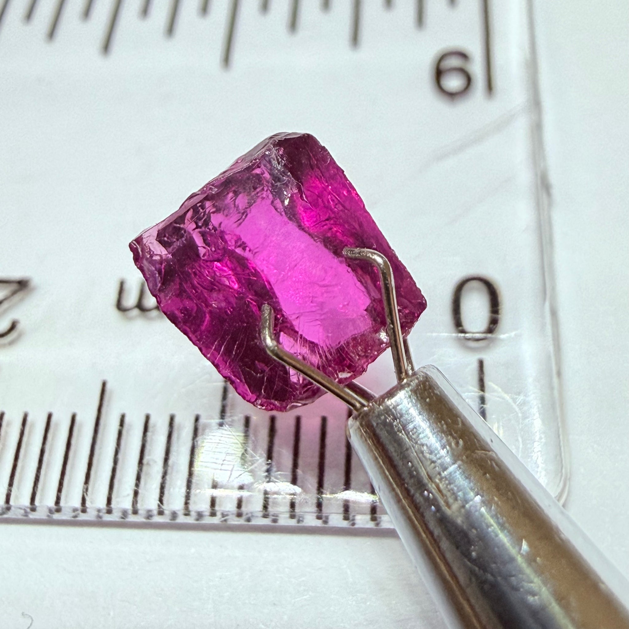 Colour Shift Garnet, 2.49ct, Tanzania, Untreated Unheated, vvs-if