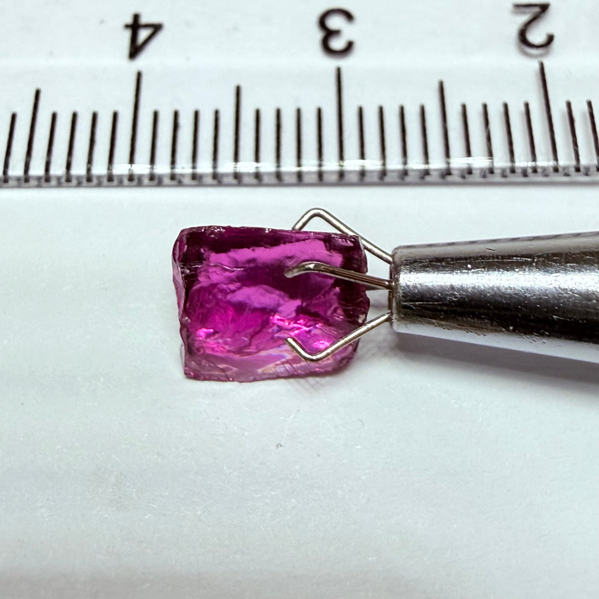 Colour Shift Garnet, 2.49ct, Tanzania, Untreated Unheated, vvs-if