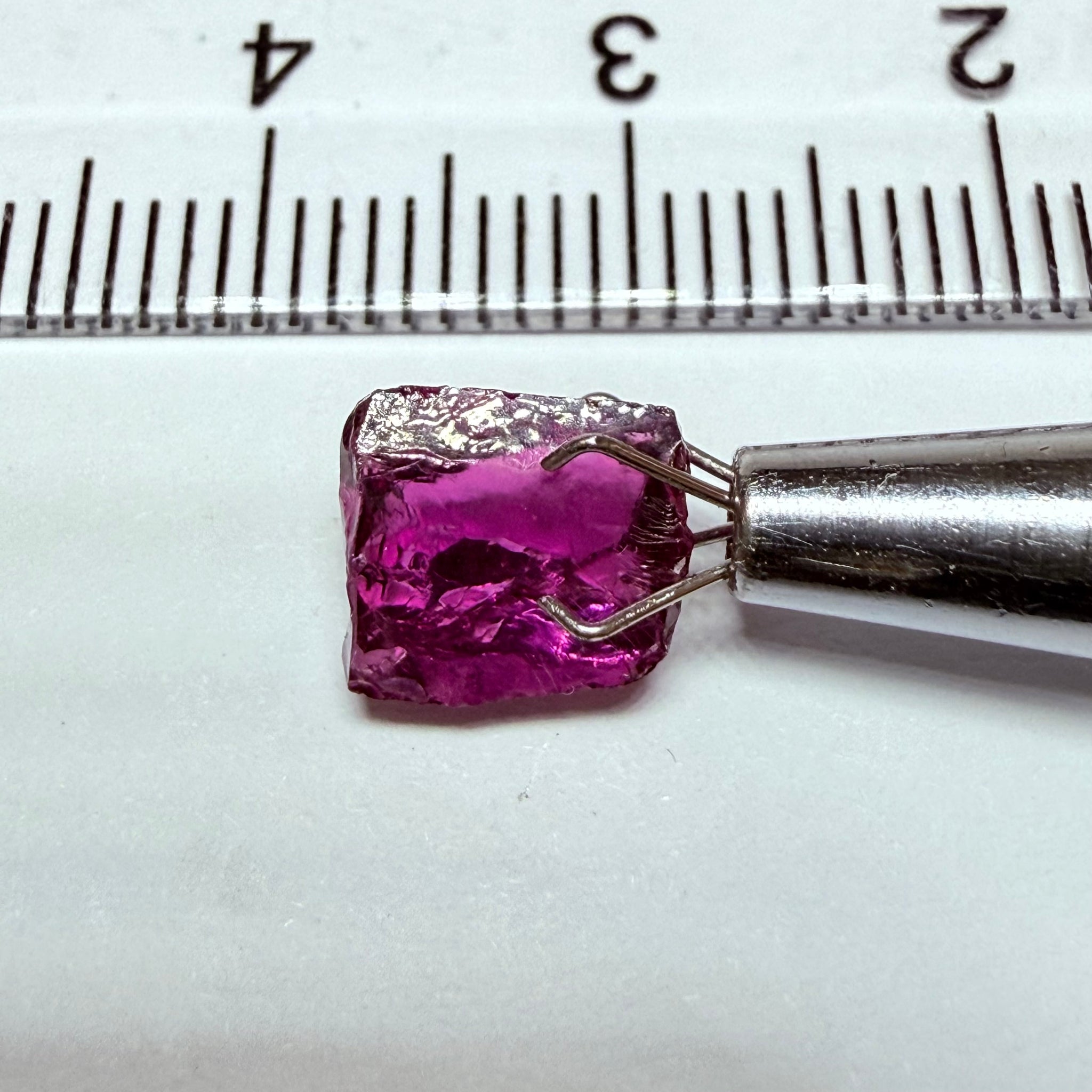 Colour Shift Garnet, 2.49ct, Tanzania, Untreated Unheated, vvs-if