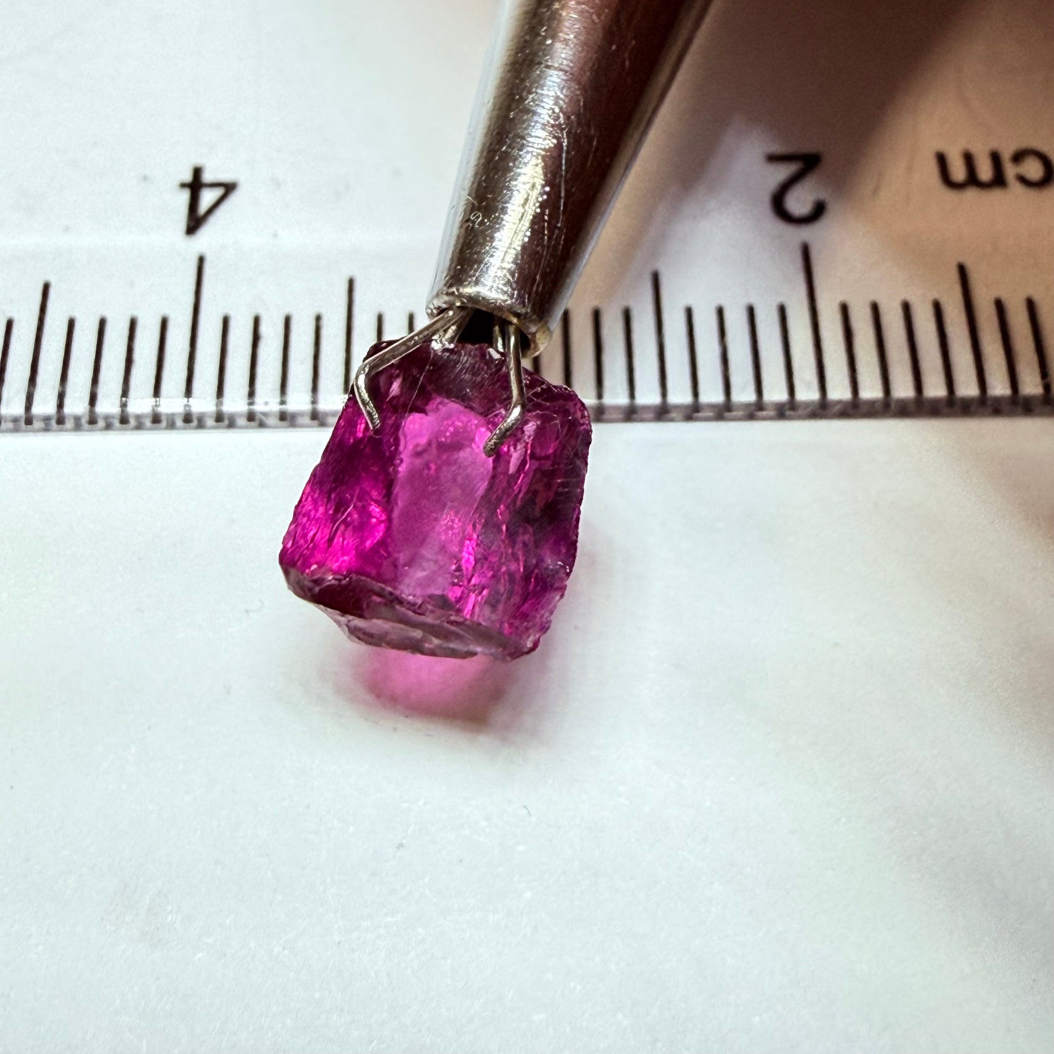 Colour Shift Garnet, 2.49ct, Tanzania, Untreated Unheated, vvs-if