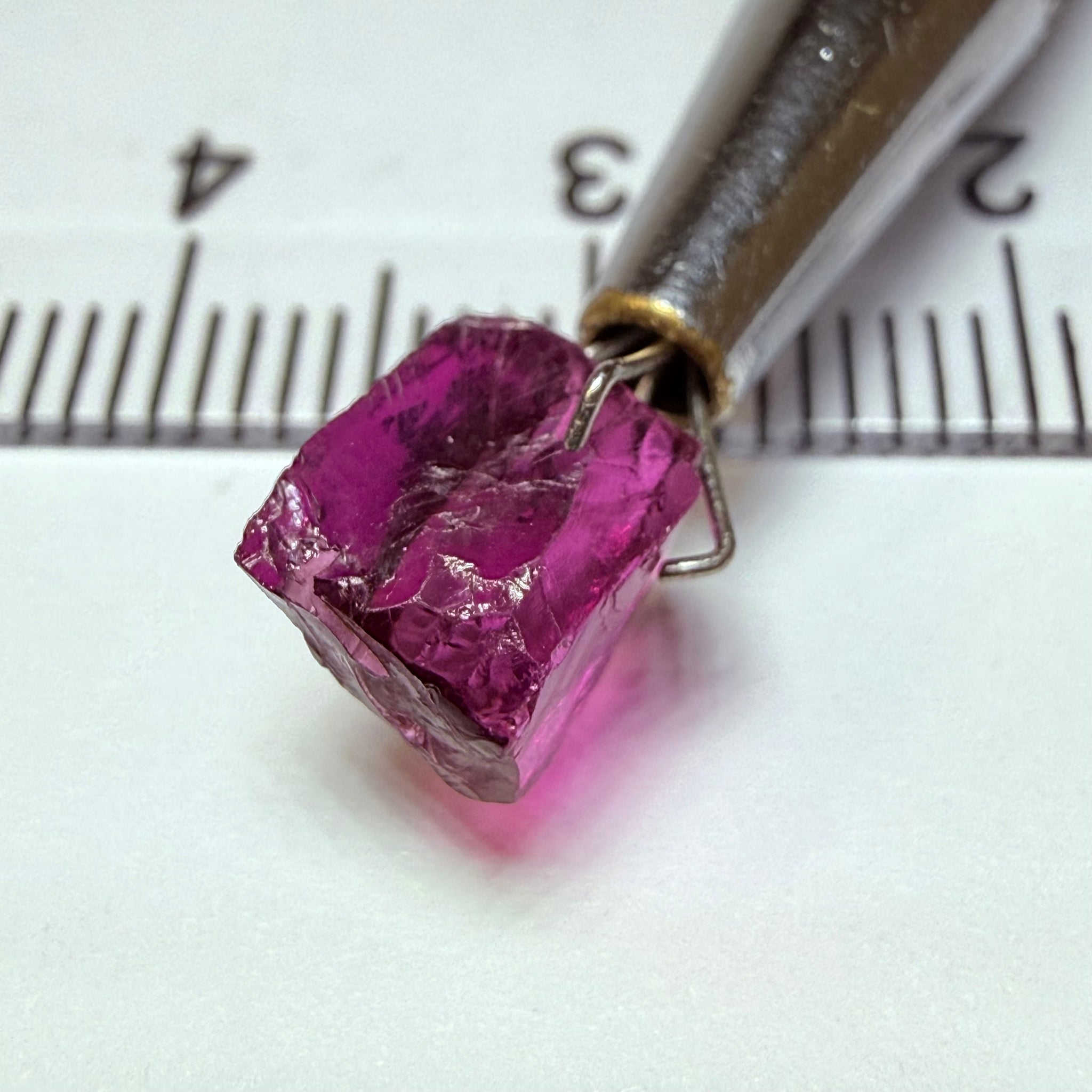 Colour Shift Garnet, 2.49ct, Tanzania, Untreated Unheated, vvs-if